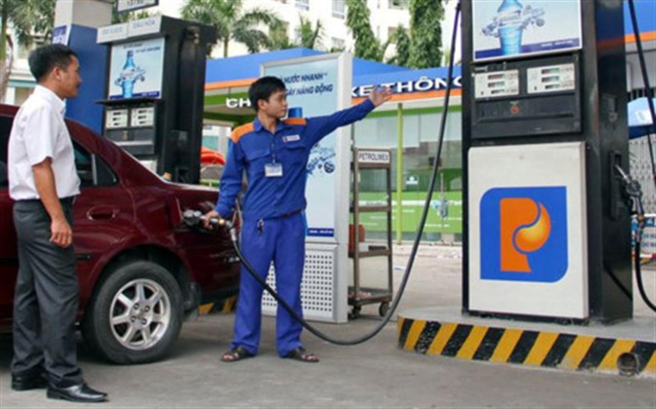 Giá xăng dầu hôm nay 16/9: Giá dầu tăng sau loạt tấn công vào cơ sở năng lượng Nga