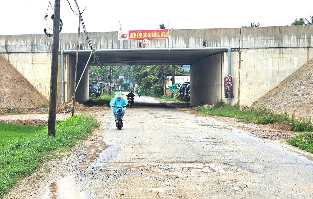 đường địa phương