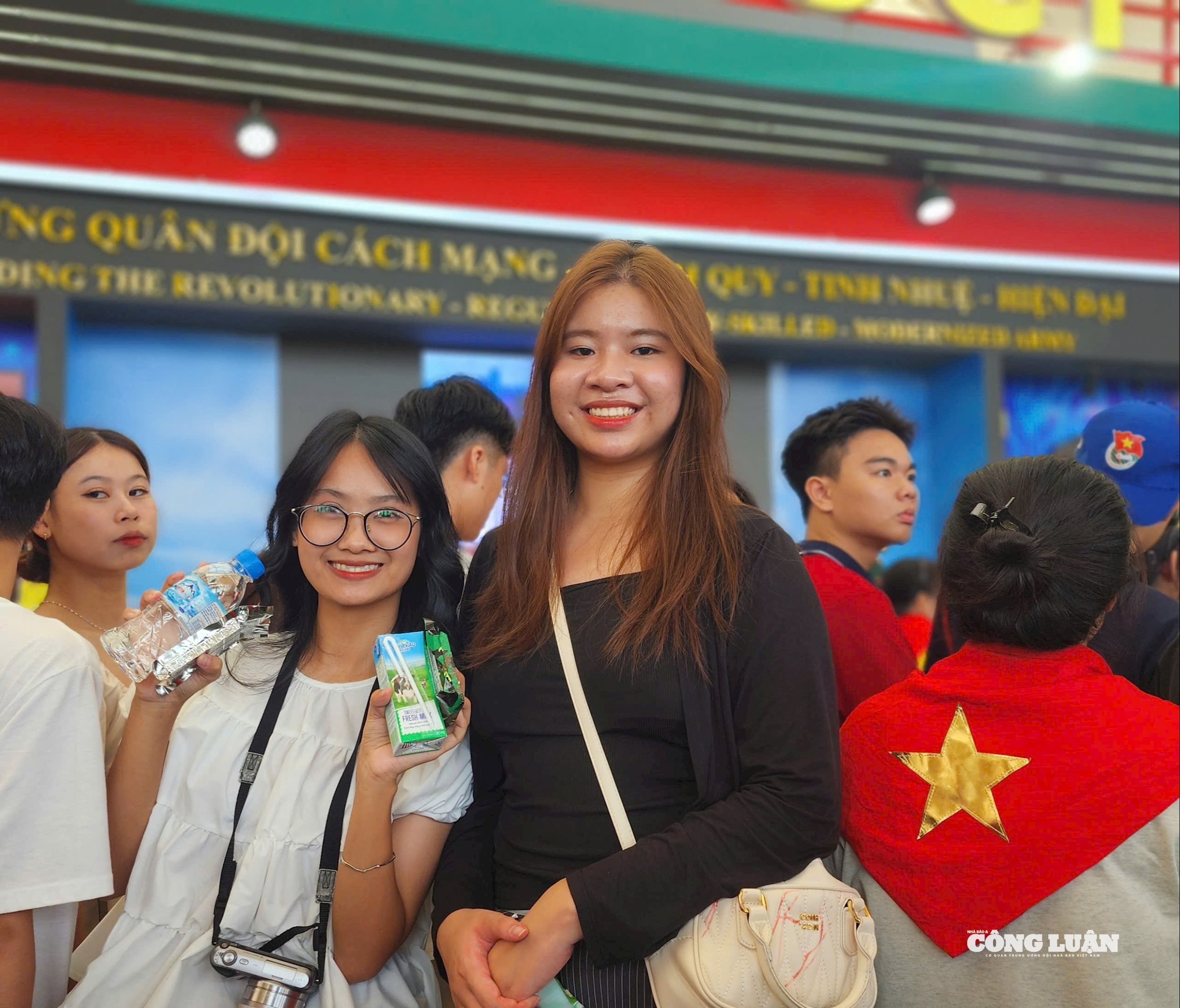 Khu trưng bày của Bộ Quốc phòng – Dấu ấn tự hào từ Triển lãm thành tựu đất nước - ảnh 3 Hình ảnh: Khu trưng bày của Bộ Quốc phòng – Dấu ấn tự hào từ Triển lãm thành tựu đất nước số 3