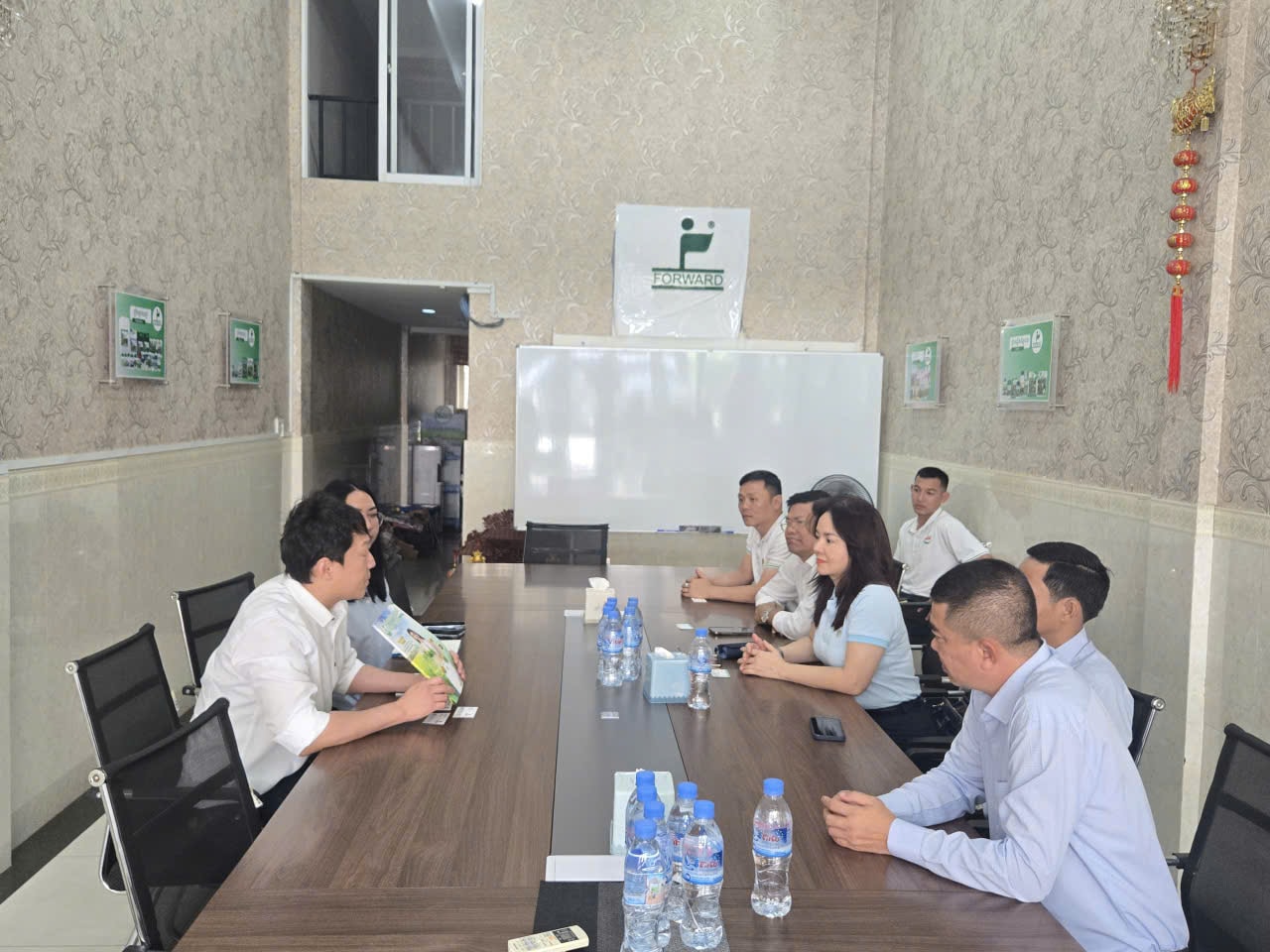 Đoàn công tác PVCFC làm việc với Forward (1)