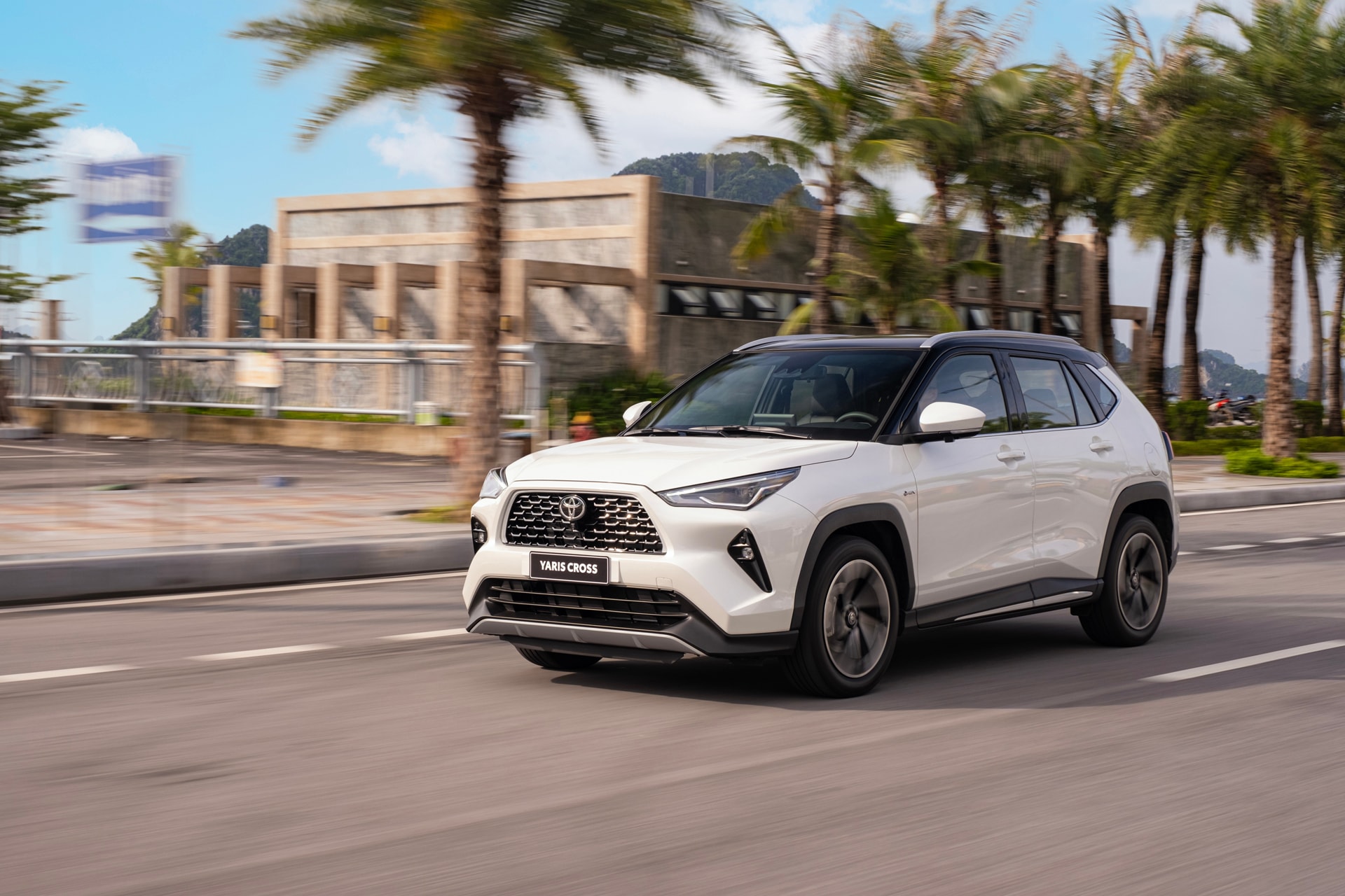 Toyota Yaris Cross tiếp tục vượt mặt đối thủ Mitsubishi Xforce - Ảnh: TMV