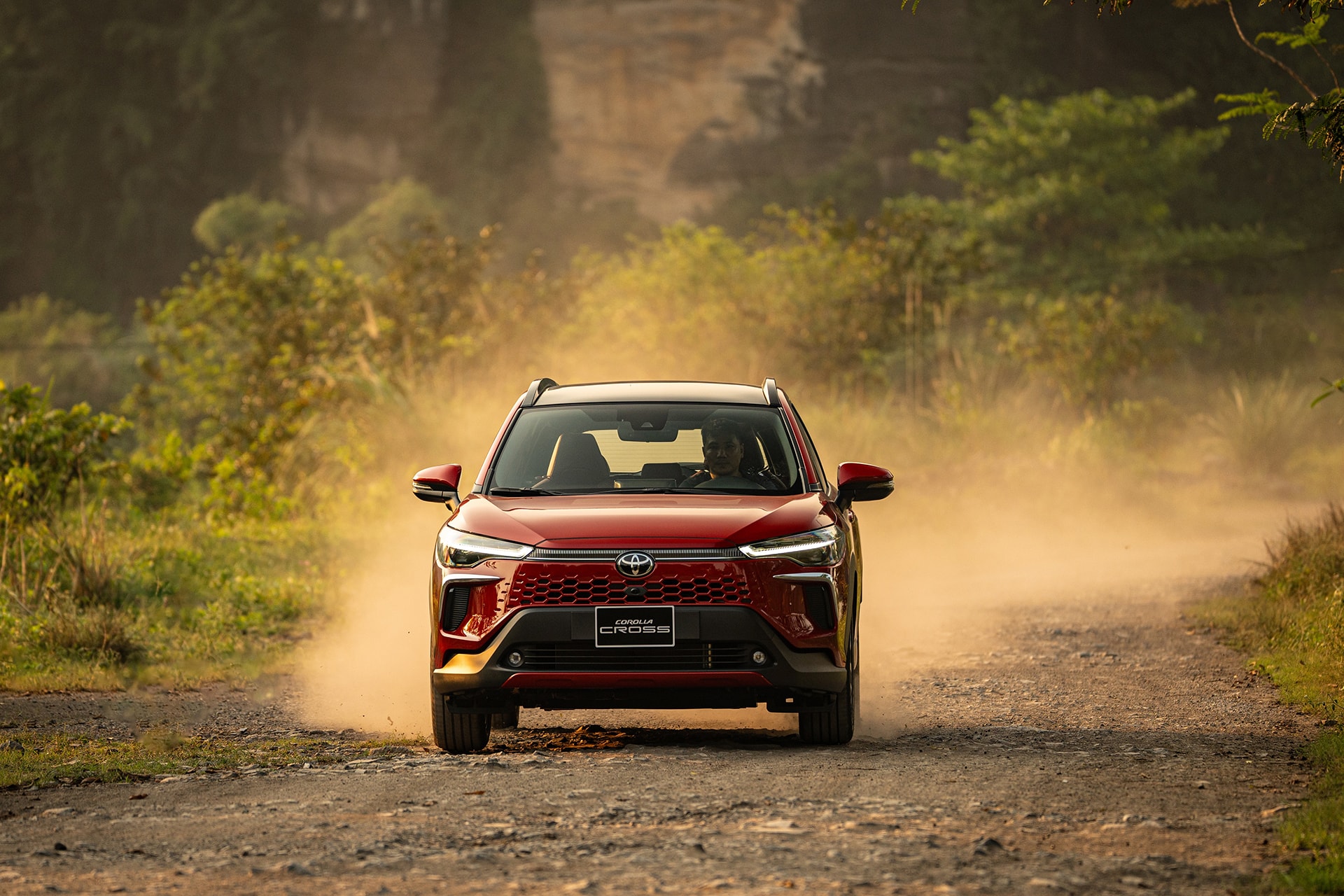 Toyota Corolla Cross HEV thể hiện sự ổn định trên thị trường - Ảnh: TMV