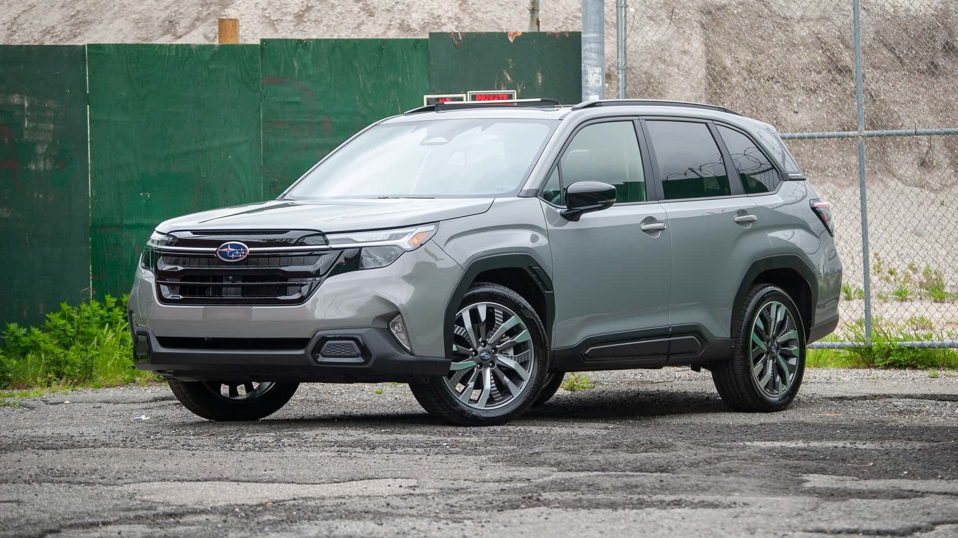 Mẫu xe Subaru Forester 2025 tại thị trường Indonesia - Ảnh: Subaru
