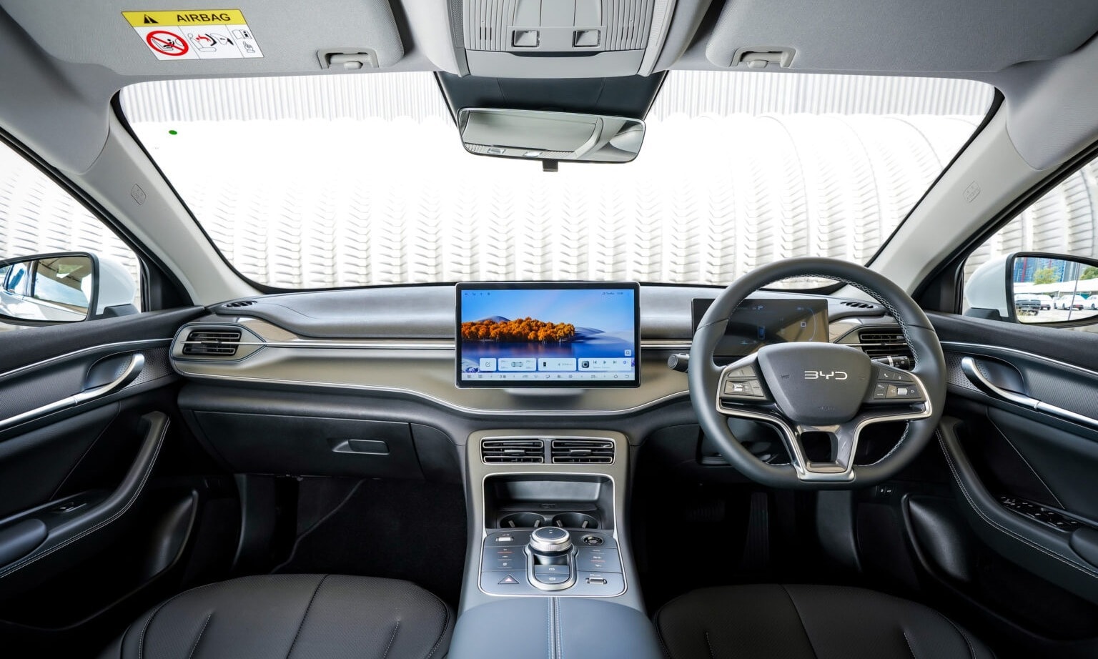 Khoang nội thất phiên bản Premium - Ảnh: Thai Autonews