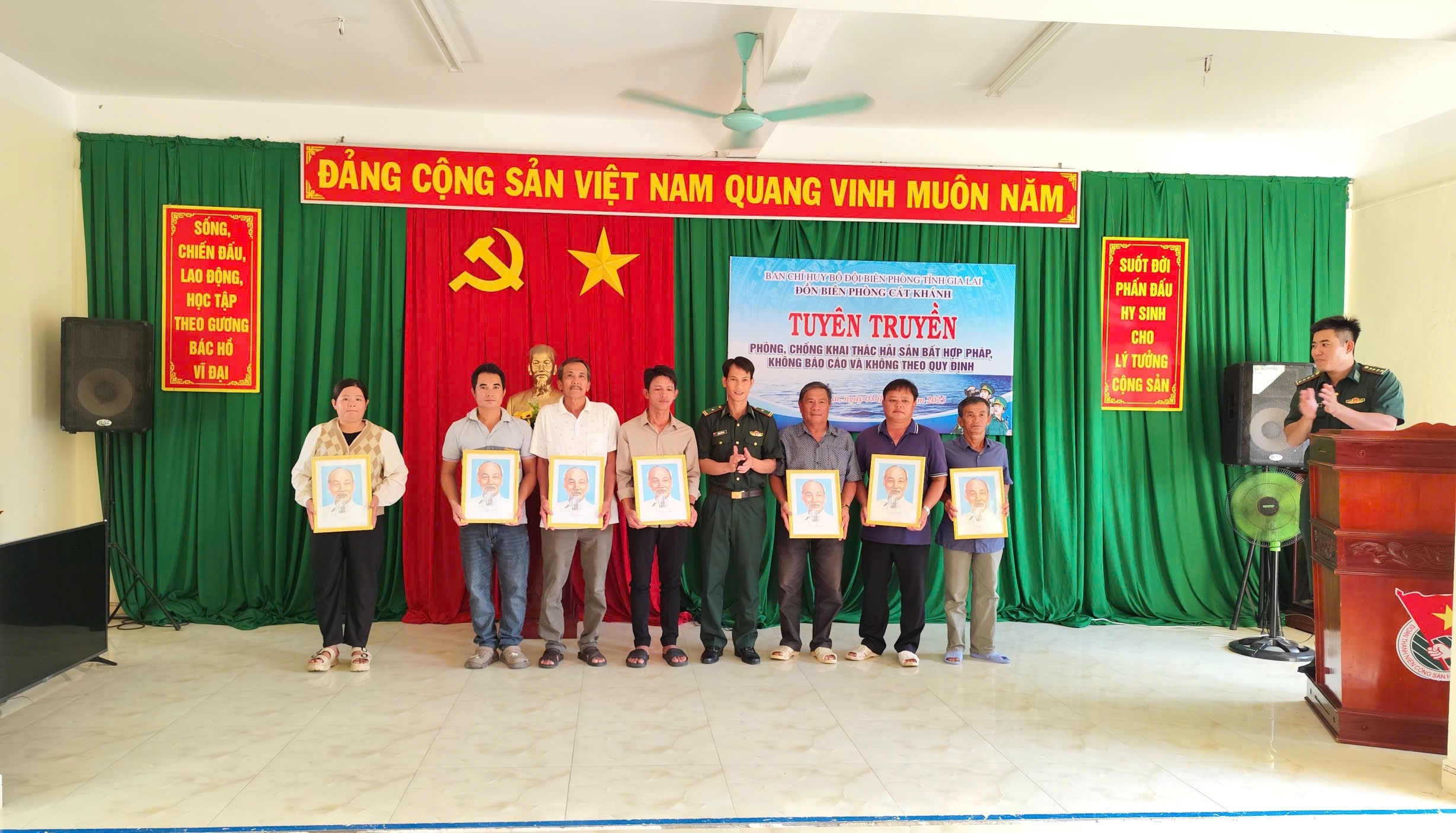 z7019763618395_31019daa5e9a8f781c1990bec709f789.jpg