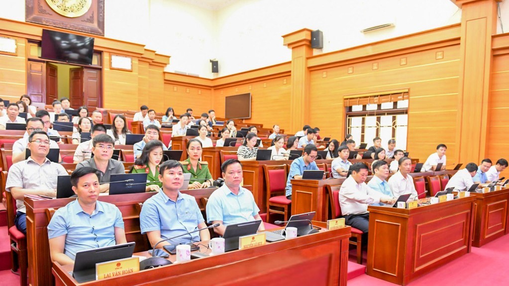 Chương trình bồi dưỡng kiến thức về ứng dụng Trí tuệ nhân tạo trong chỉ đạo, điều hành của lãnh đạo UBND tỉnh Hưng Yên