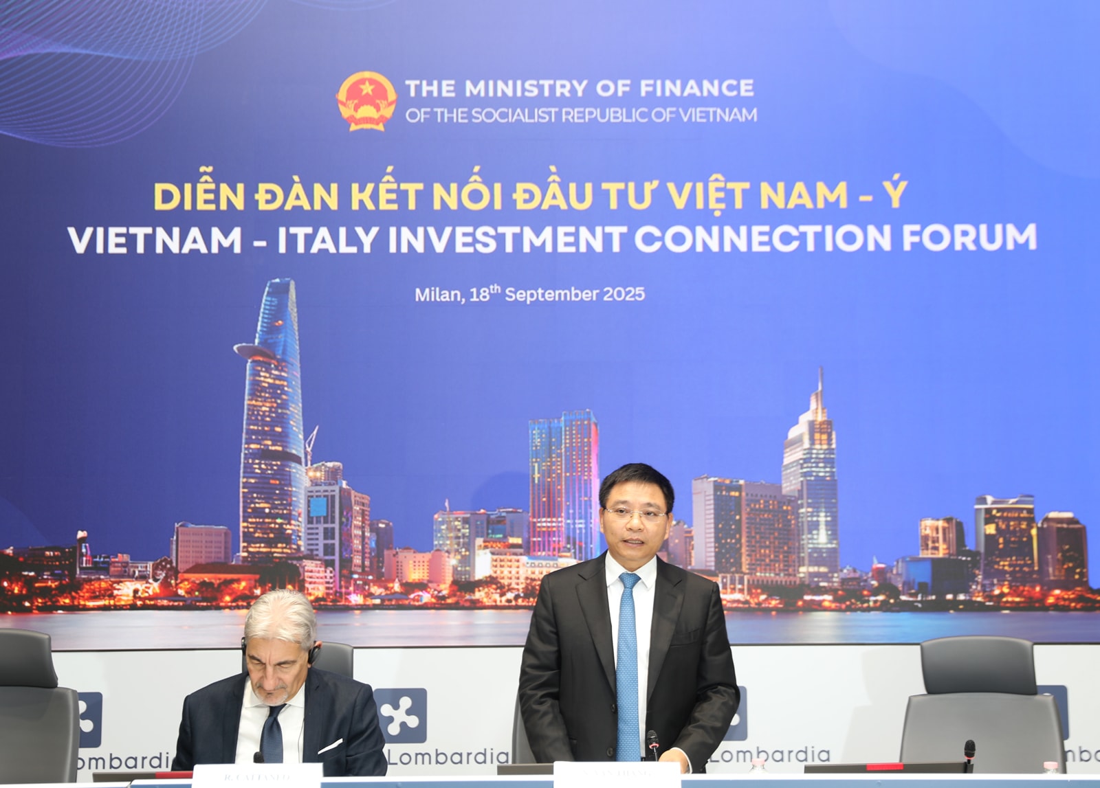 Bộ trưởng Bộ Tài chính Nguyễn Văn Thắng phát biểu tại diễn đàn