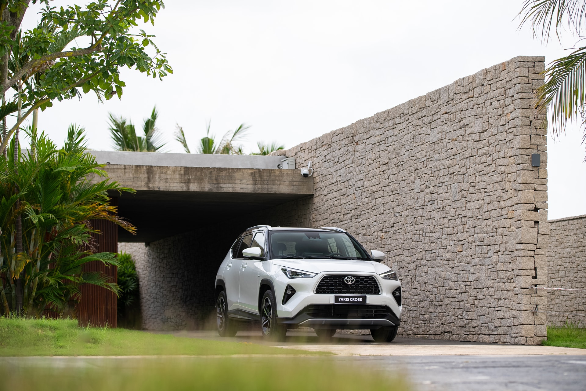 Toyota Yaris Cross vừa có tháng thứ 2 liên tiếp vượt mặt đối thủ Mitsubishi Xforce - Ảnh: TMV