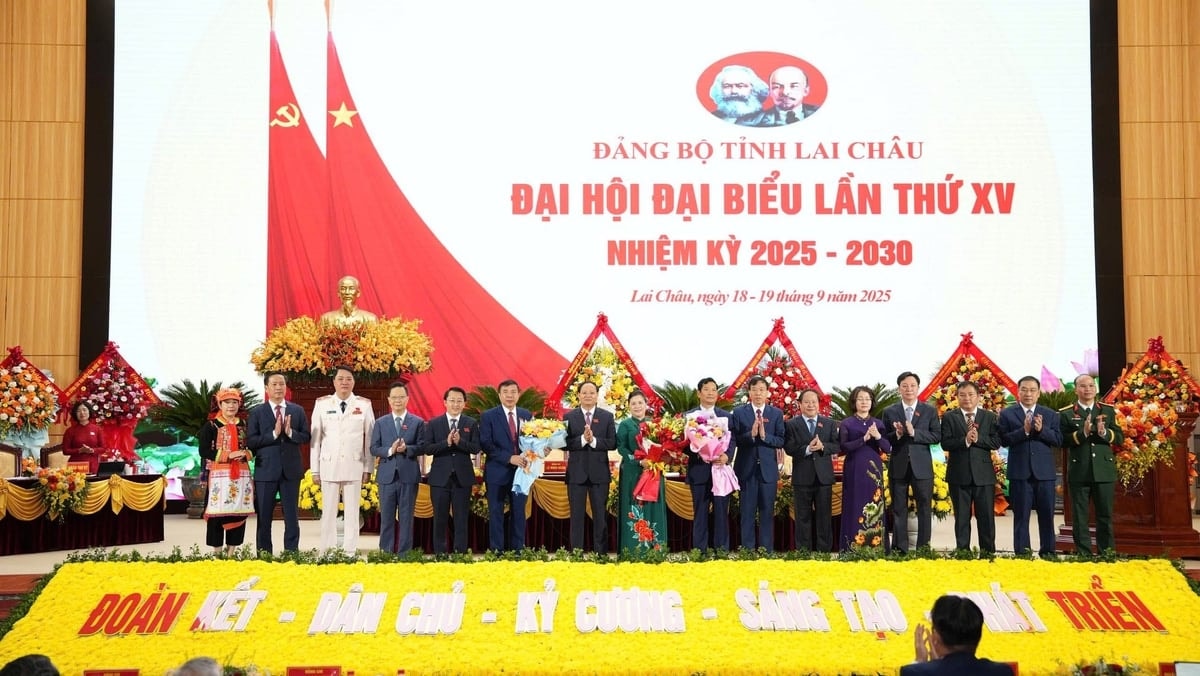 dong-chi-le-minh-ngan-duoc-bau-giu-chuc-bi-thu-tinh-uy-lai-chau-082119_230-084319.jpg