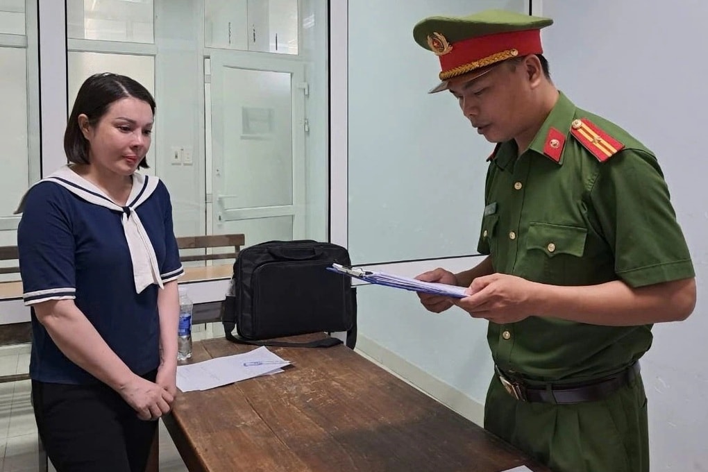Bắt người phụ nữ cho đối tượng lừa đảo vay hàng chục tỷ đồng lãi cắt cổ - 2 Bắt người phụ nữ cho đối tượng lừa đảo vay hàng chục tỷ đồng lãi cắt cổ - 2