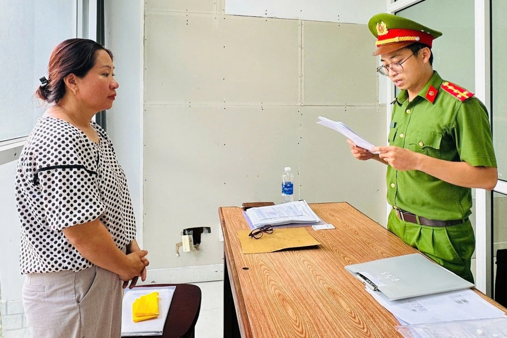 Bắt người phụ nữ cho đối tượng lừa đảo vay hàng chục tỷ đồng lãi cắt cổ - 1 Bắt người phụ nữ cho đối tượng lừa đảo vay hàng chục tỷ đồng lãi cắt cổ - 1