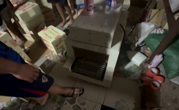 Mua hóa chất về pha chế để làm giả hàng ngàn sản phẩm nước giặt, nước tẩy rửa -1