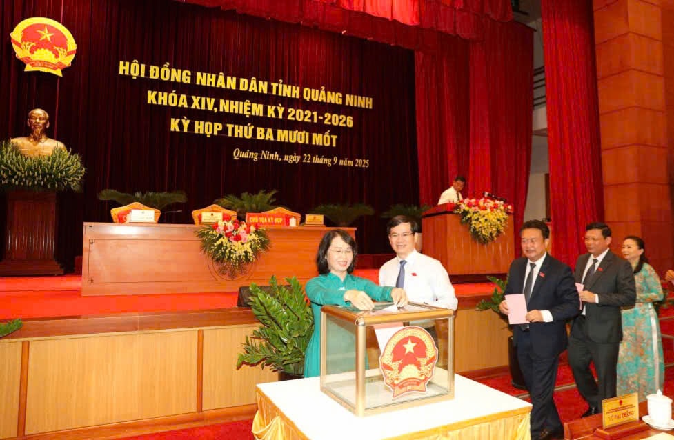 anh-21-quang-ninh-co-tan-chu-tich-bui-van-khang.jpg
