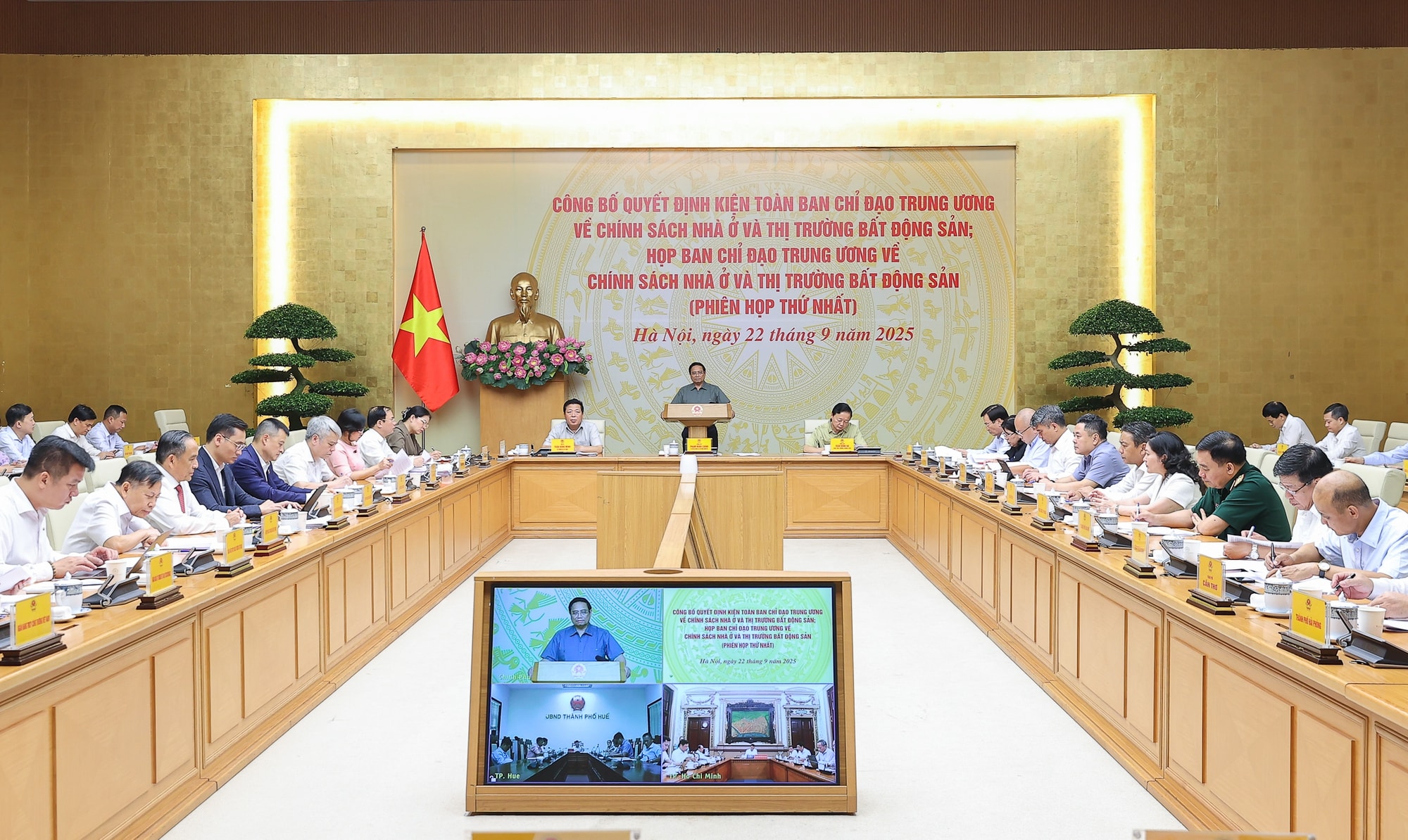 Thủ tướng chủ trì phiên họp Ban Chỉ đạo Trung ương về chính sách nhà ở và thị trường bất động sản- Ảnh 1.