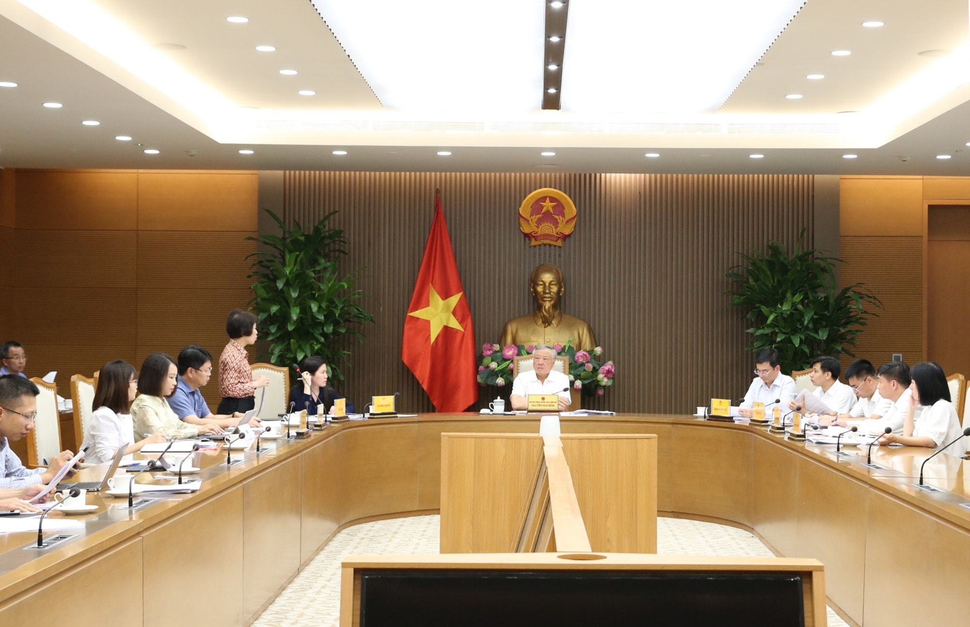 Rà soát, tiếp thu, hoàn thiện các dự thảo Nghị định về Trung tâm tài chính quốc tế tại Việt Nam- Ảnh 1.