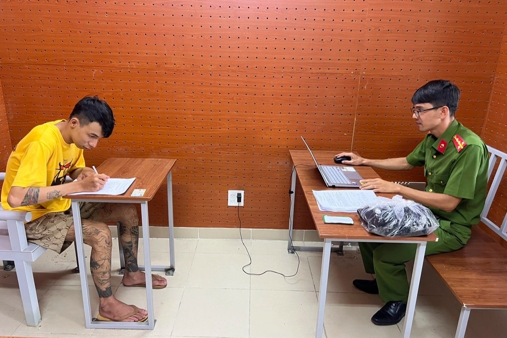 Thanh niên đâm tài xế xe ôm bị thương để cướp tài sản - 1