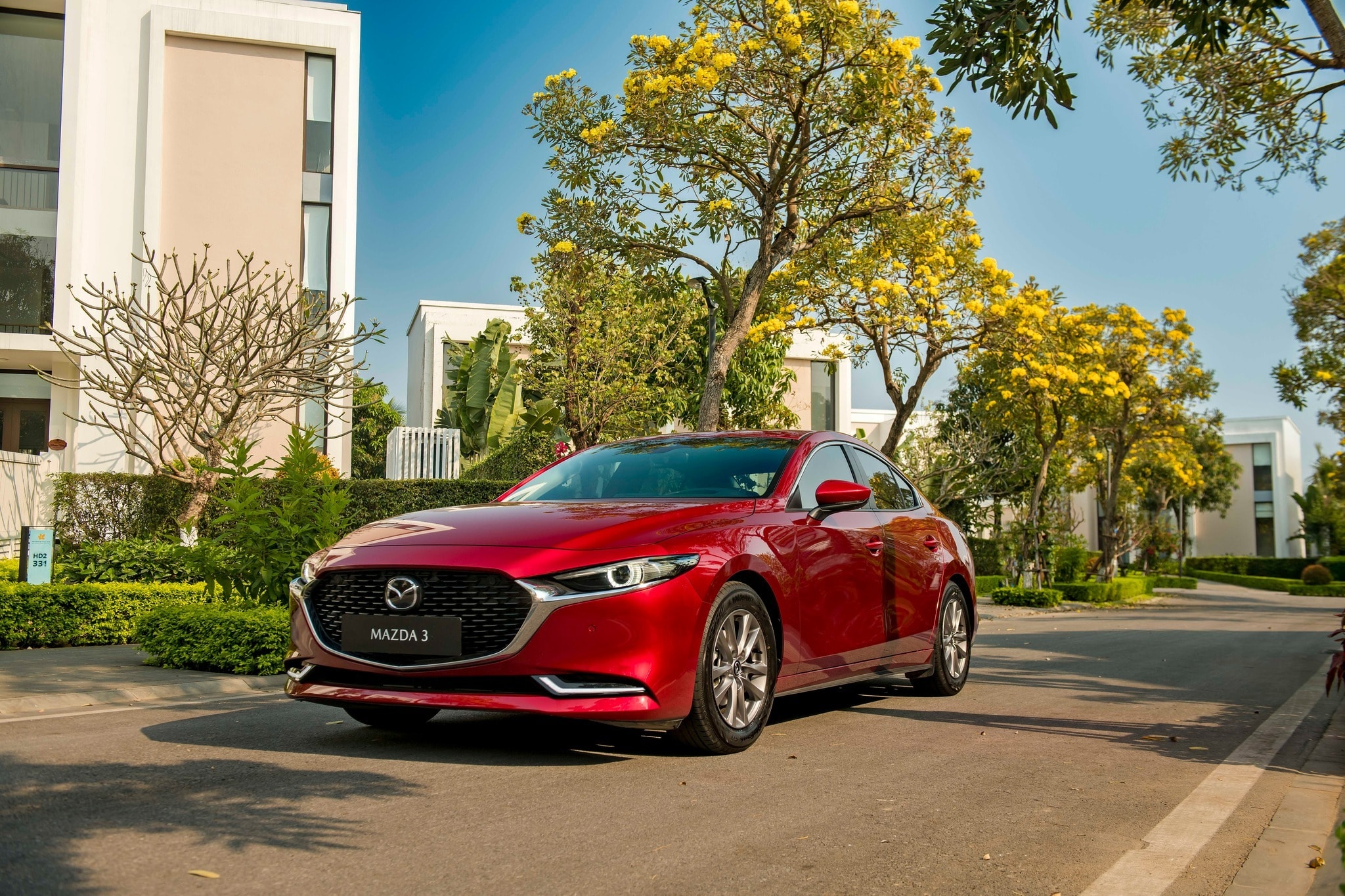 Mẫu xe Mazda3 bán chạy nhất phân khúc cũng bị sụt giảm hơn 40% so với cùng kỳ năm ngoái - Ảnh: Thaco Auto
