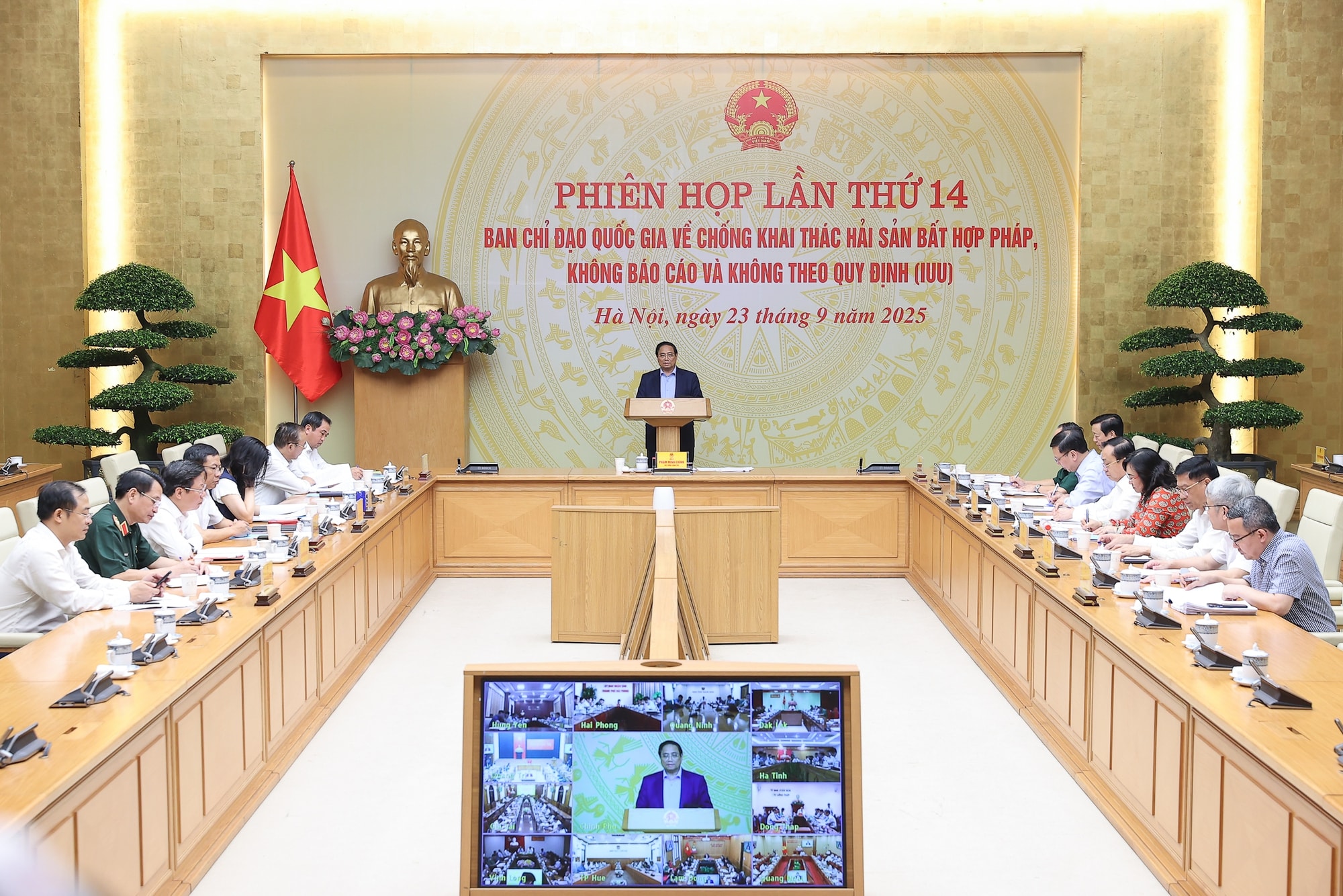 Thủ tướng: Kiểm điểm hằng tuần, quyết gỡ 'thẻ vàng' IUU trong năm 2025- Ảnh 2.