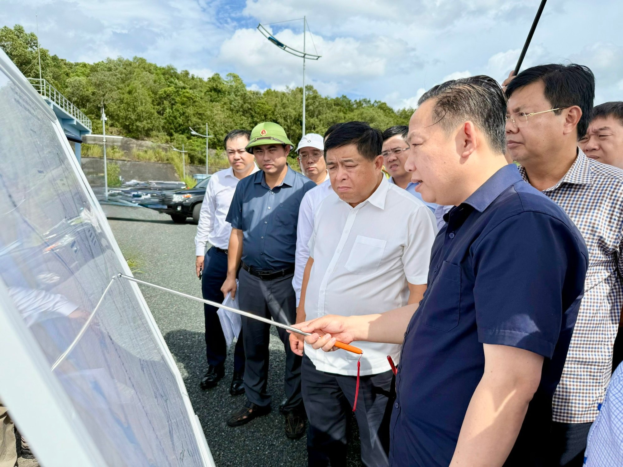 Chủ động, quyết liệt hơn để triển khai dự án phục vụ APEC 2027 tốt nhất, nhanh nhất, chất lượng nhất- Ảnh 2.
