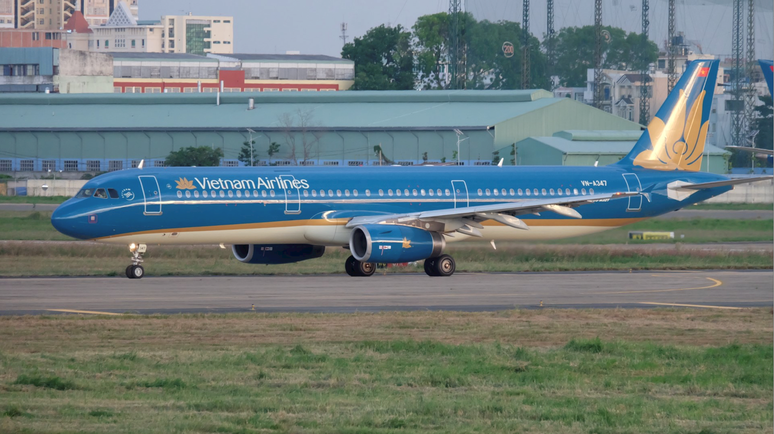 Máy Bay A321 