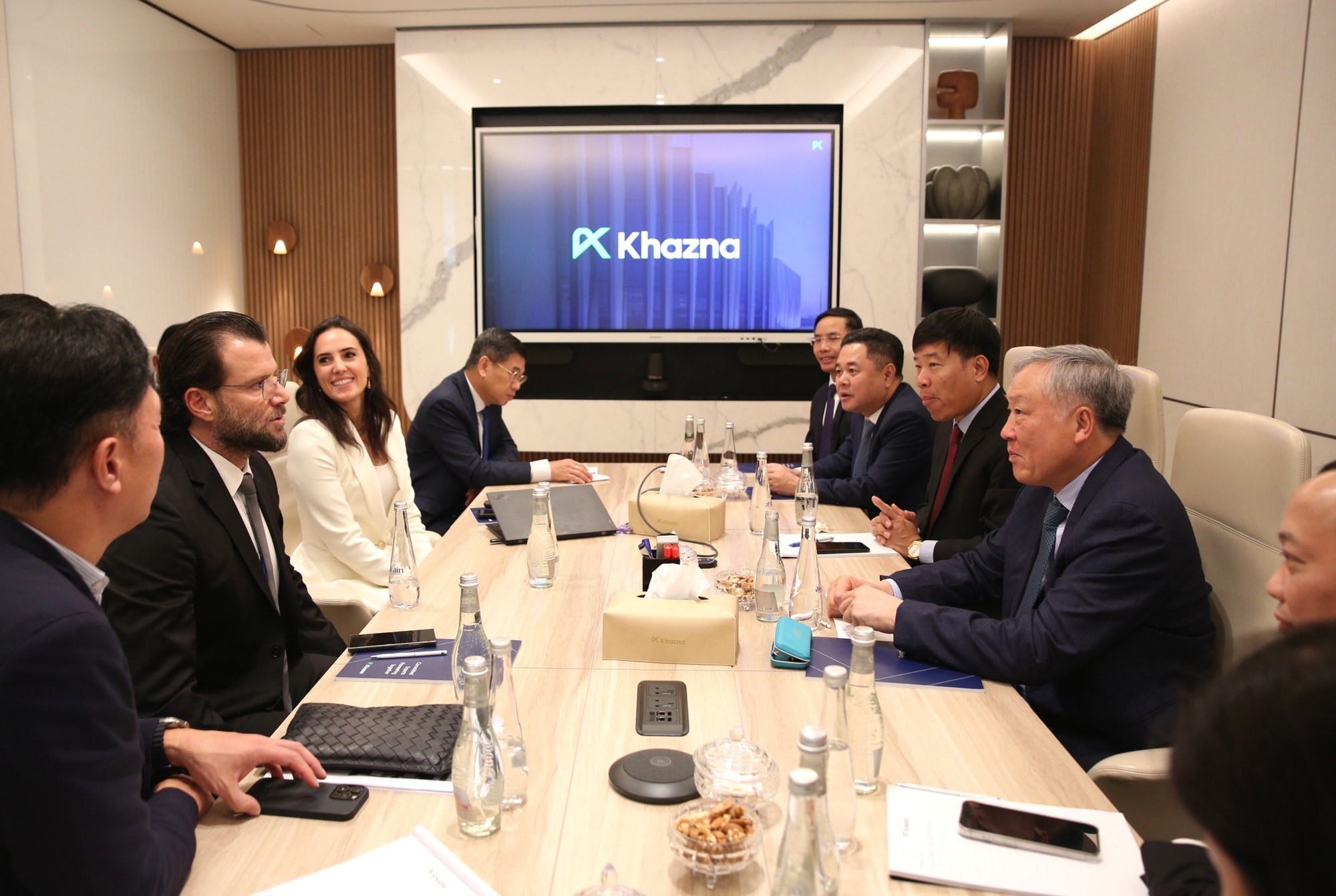 pttg-tham-tru-so-va-lam-viec-voi-lanh-dao-cong-ty-g42-b-1758718826105938284550.jpg