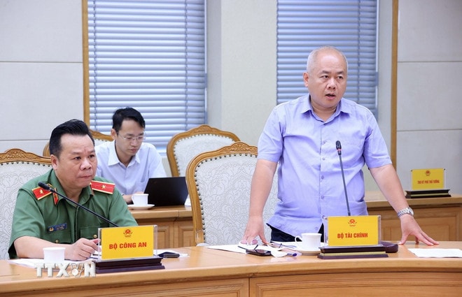 ttxvn-pho-thu-tuong-tran-hong-ha-hop-ve-phat-trien-nha-o-xa-hoi-8295592.jpg