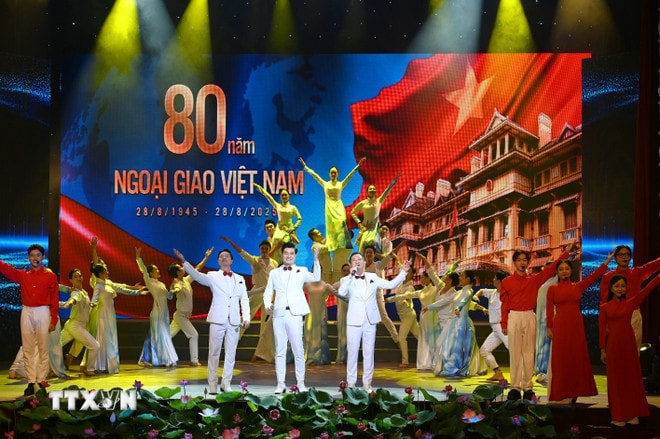nganh-ngoai-giao2.jpg