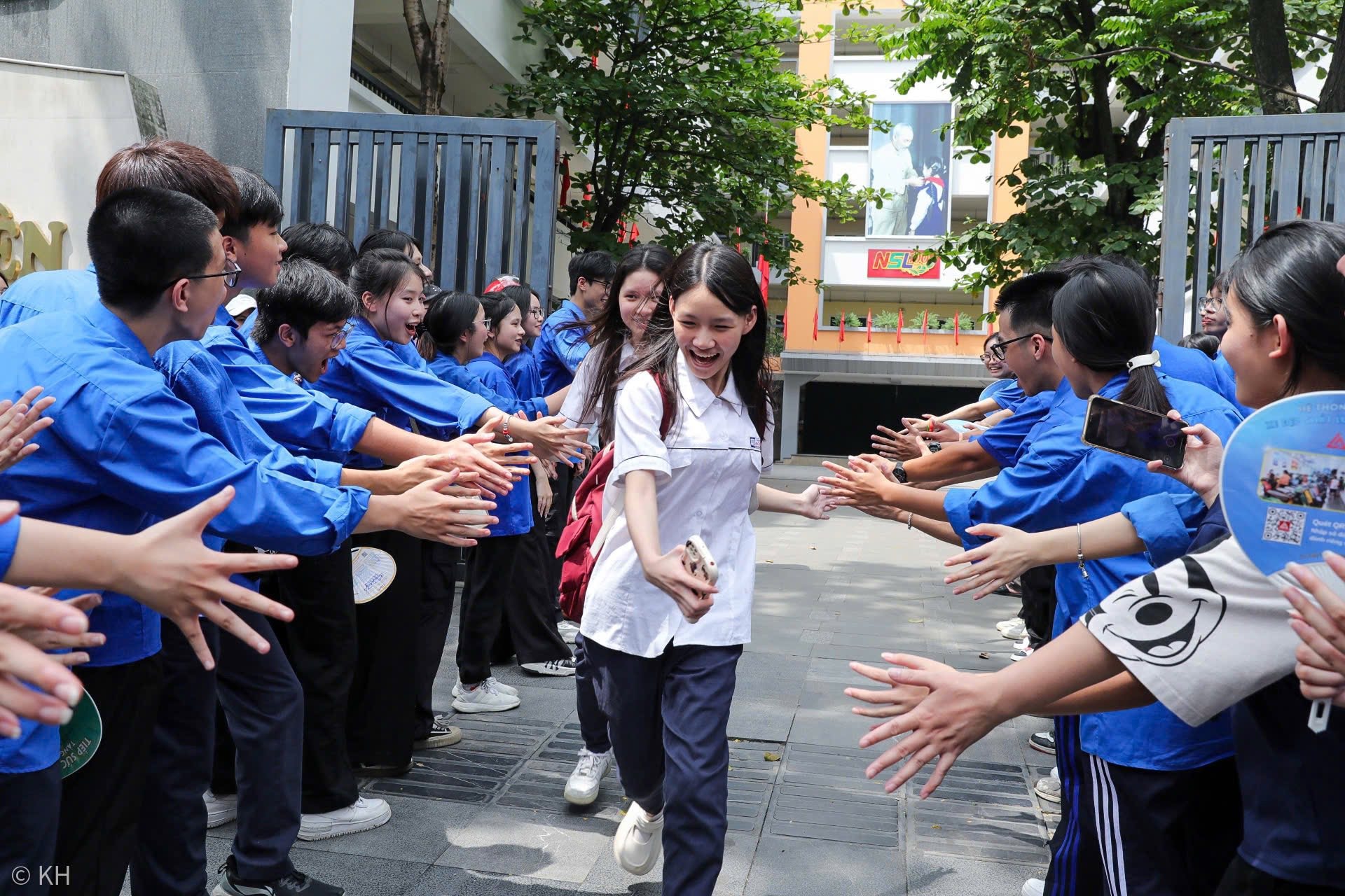 Chính phủ yêu cầu Bộ Giáo dục chủ trì xây dựng đề án thi tốt nghiệp THPT, thi đại học trên máy tính, hoàn thành vào năm 2026.