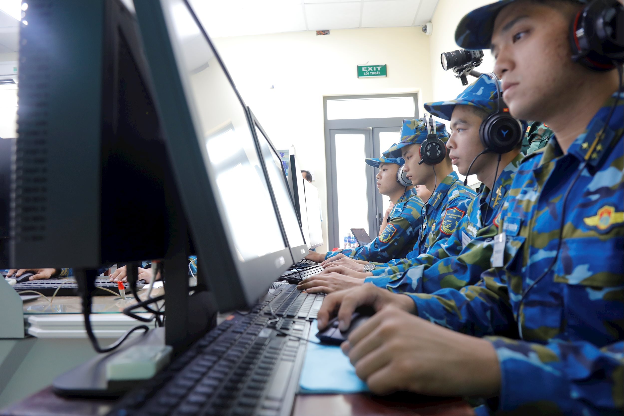 He thong VQ2 duoc ung dung tham gia dien tap kip chien dau so chi huy trung doan ten lua phong khong 