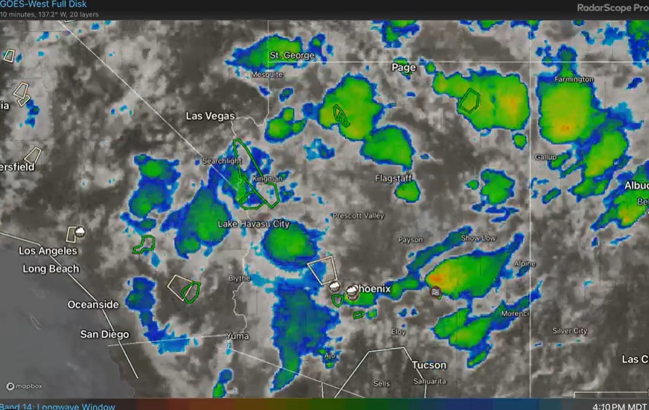 Cảnh báo lũ quét ở Đông Nam California và Arizona do các cơn bão di chuyển chậm và mạnh, đang gây ra lượng mưa lớn có khả năng gây ra hoặc đang gây ra lũ lụt nghiêm trọng. Ảnh: X