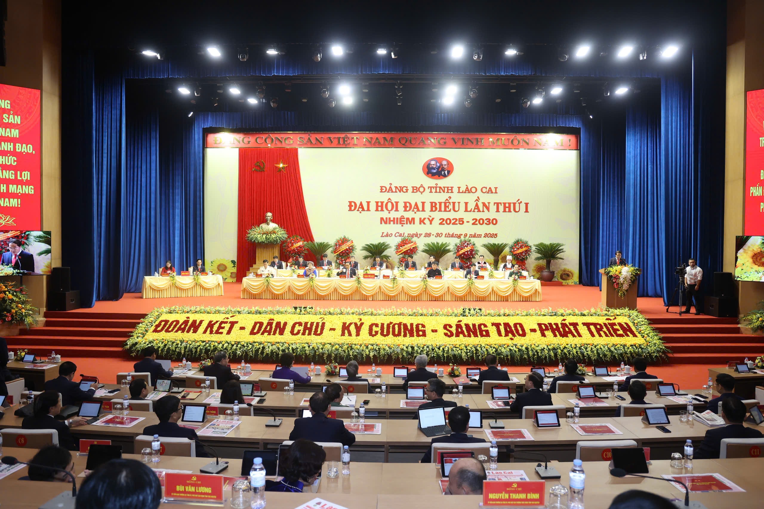 khai mac dai hoi lao cai