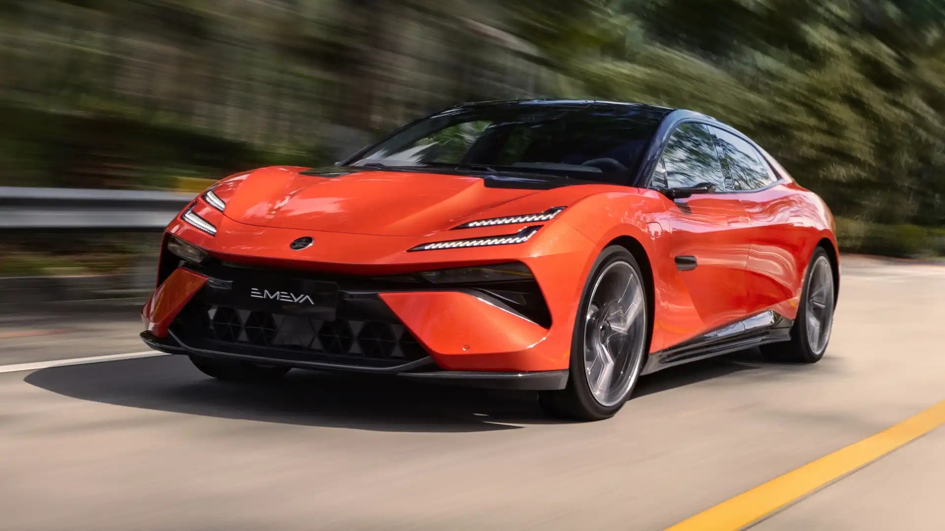 Mẫu sedan thuần điện Lotus Emeya - Ảnh: Drive