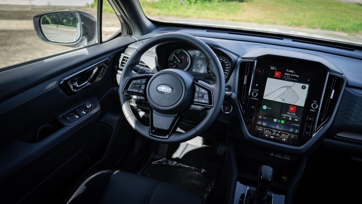 Thiết kế khoang lái của Subaru Forester Hybrid 2026 - Ảnh: Top Gear Philippines