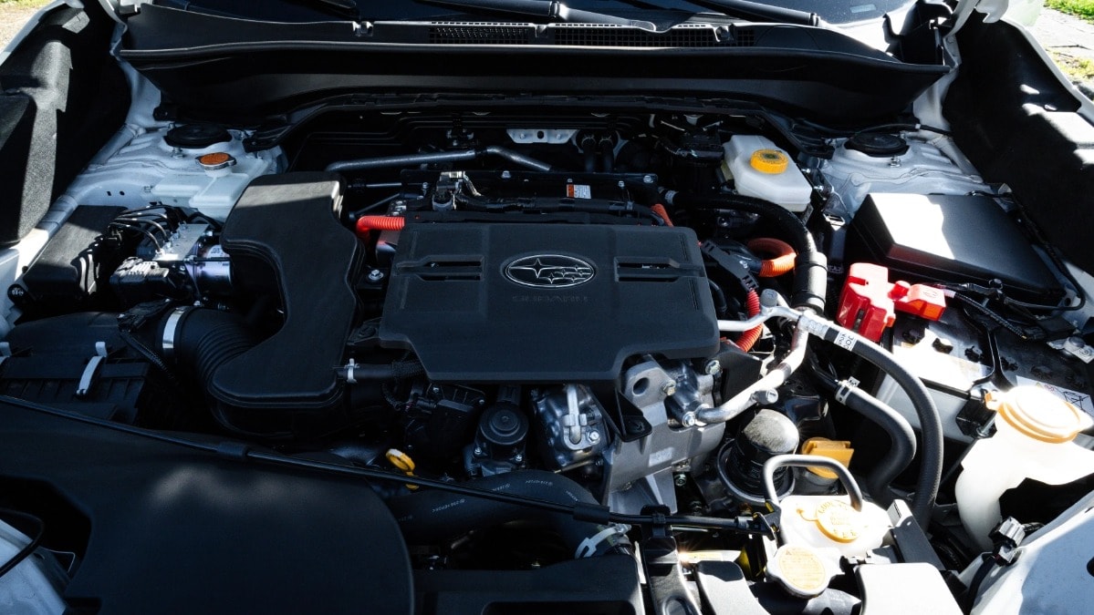 Động cơ xăng Boxer trên Subaru Forester Hybrid 2026 - Ảnh: Top Gear Philippines