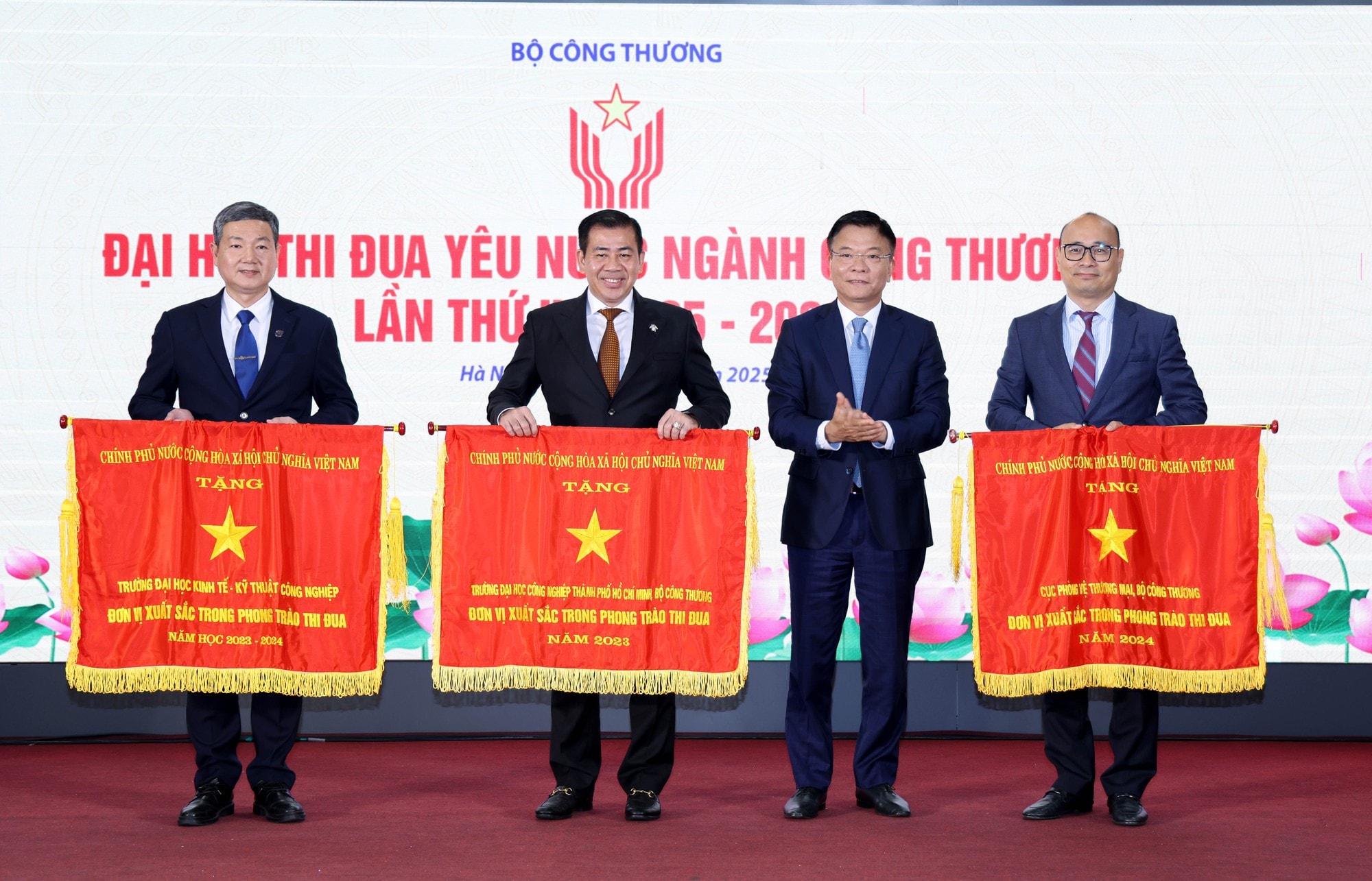 Phó Thủ tướng Lê Thành Long: Ngành Công Thương cần đưa phong trào thi đua thành động lực đổi mới, sáng tạo, cống hiến- Ảnh 4.