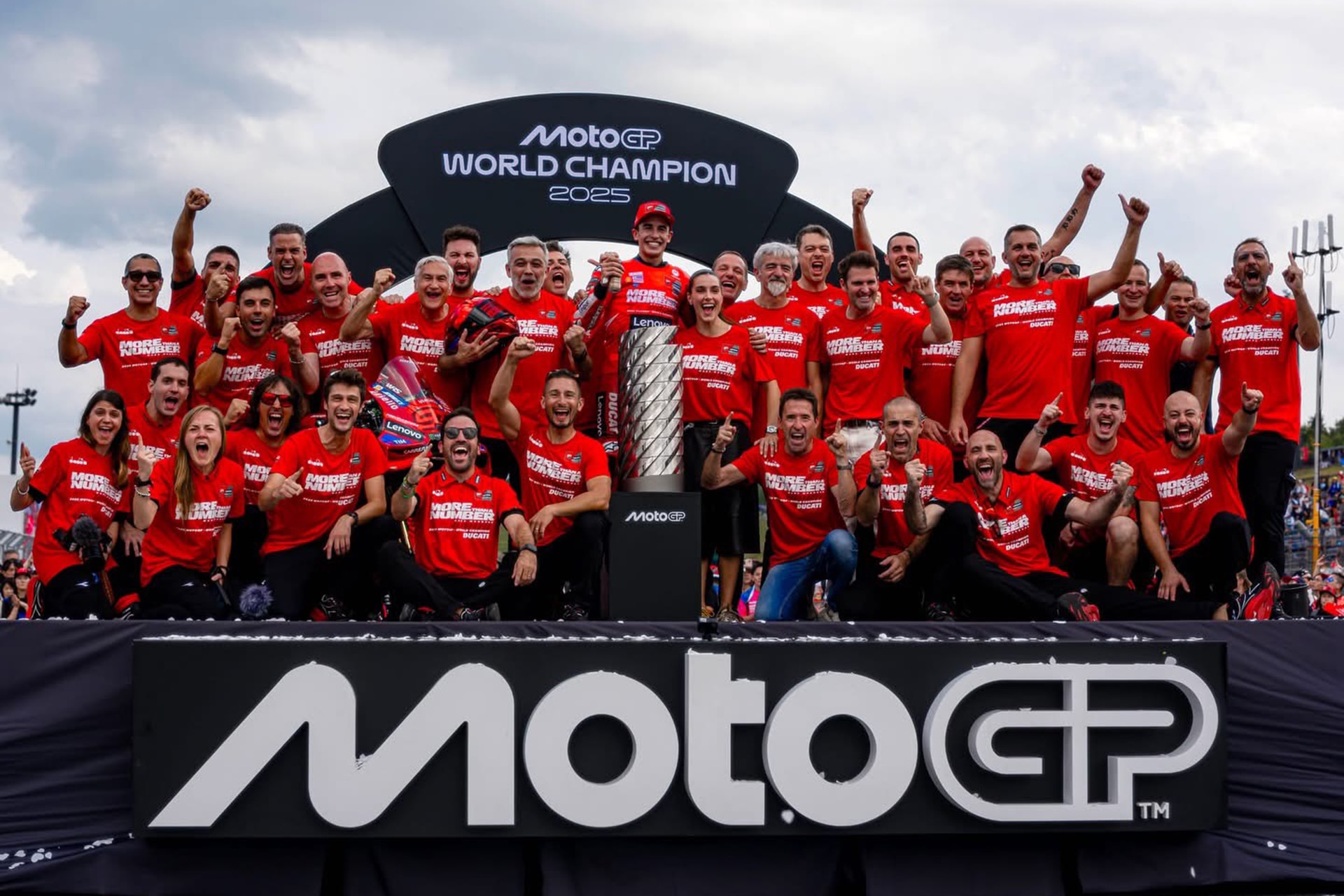 Đây là chức vô địch MotorGP đầu tiên của Marc Márquez với đội đua Ducati - Ảnh: Ducati