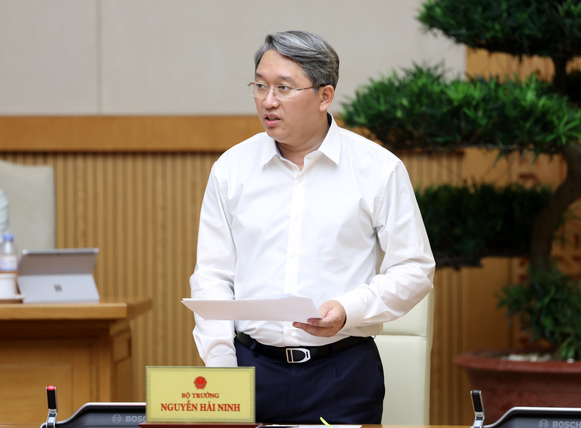 Phó Thủ tướng Lê Thành Long: Cố gắng để việc tuân thủ pháp luật trở thành tự thân- Ảnh 3.