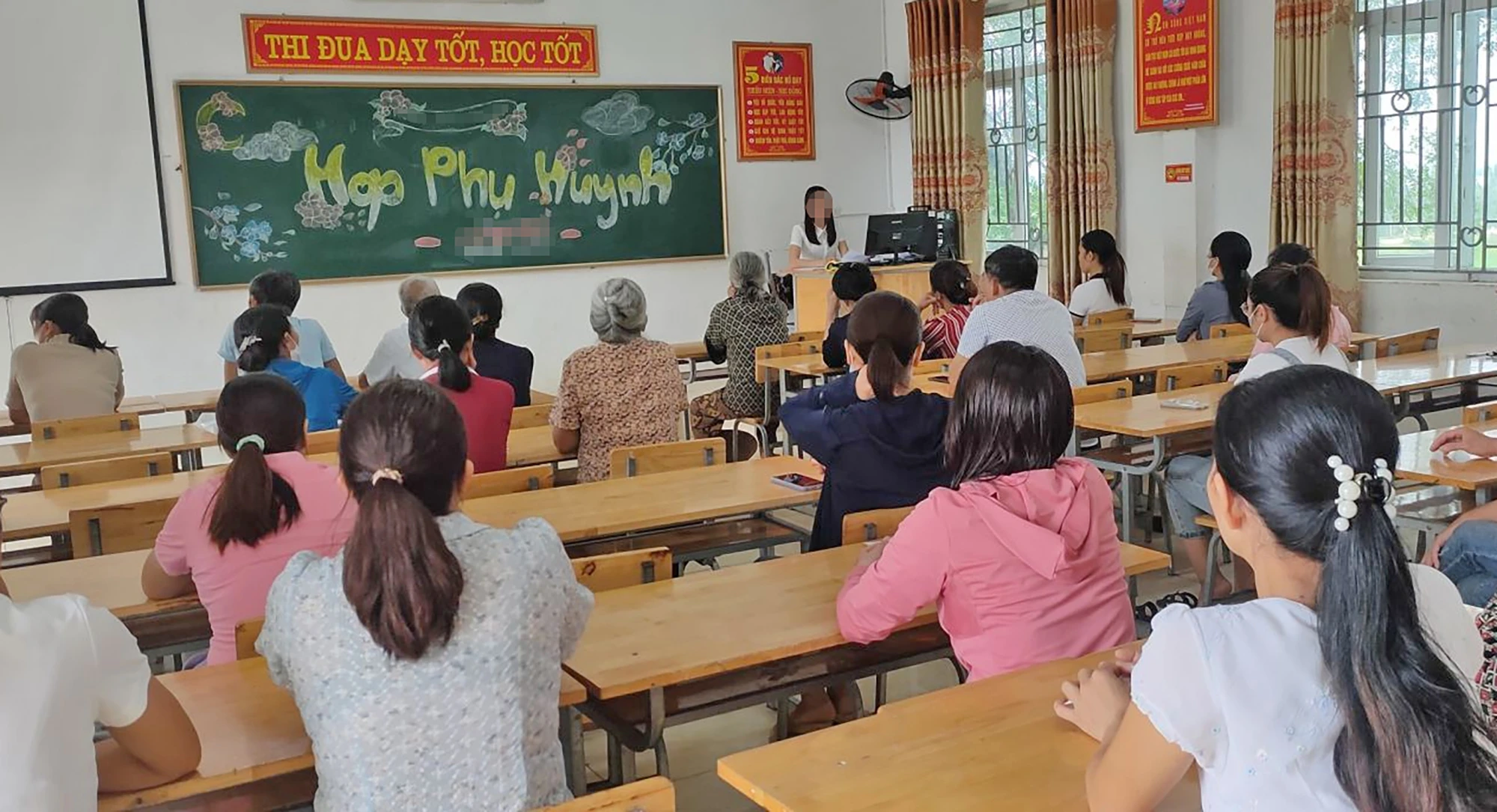 hop-phu-huynh-1758690905346376475250.webp