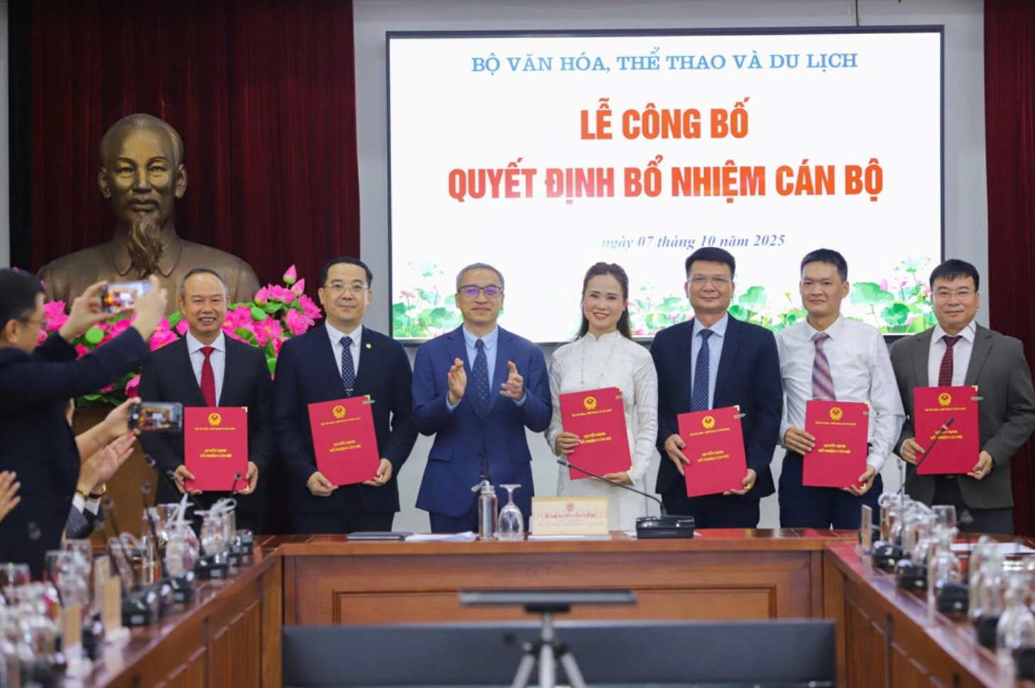 Ảnh màn hình 2025-10-07 lúc 23.38.00