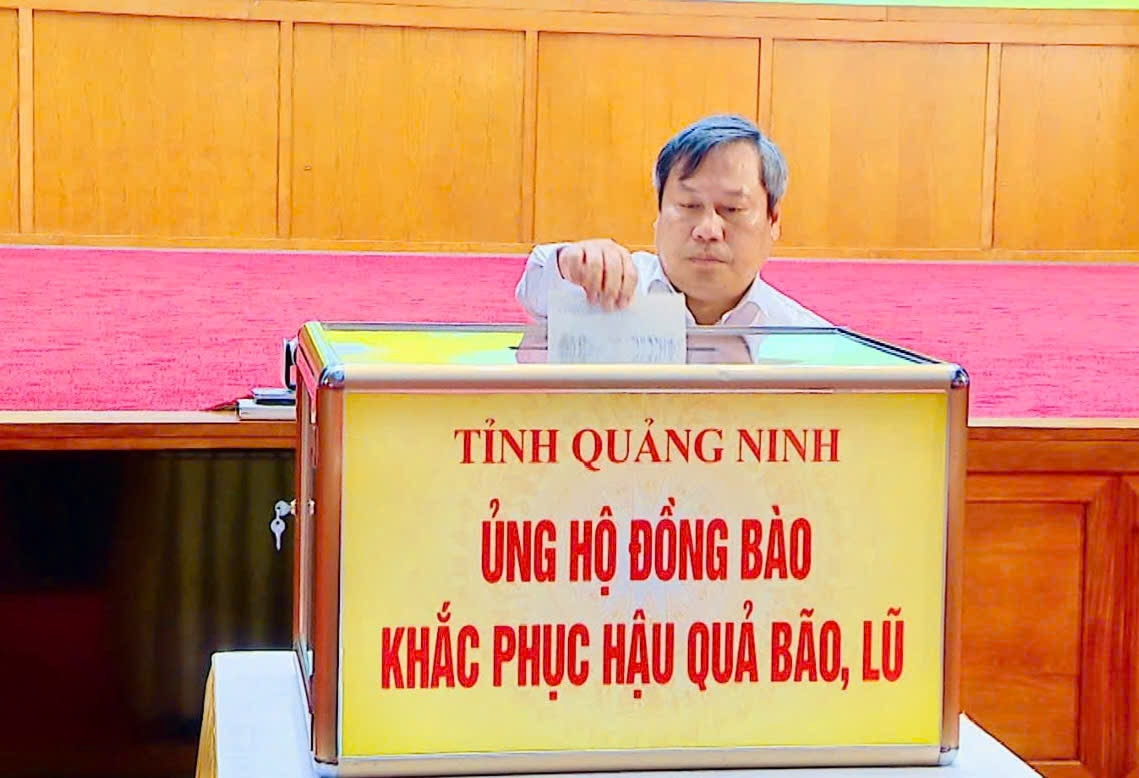 anh-1-phat-dong-ung-ho-dong-bao-vung-bao-lu..jpg