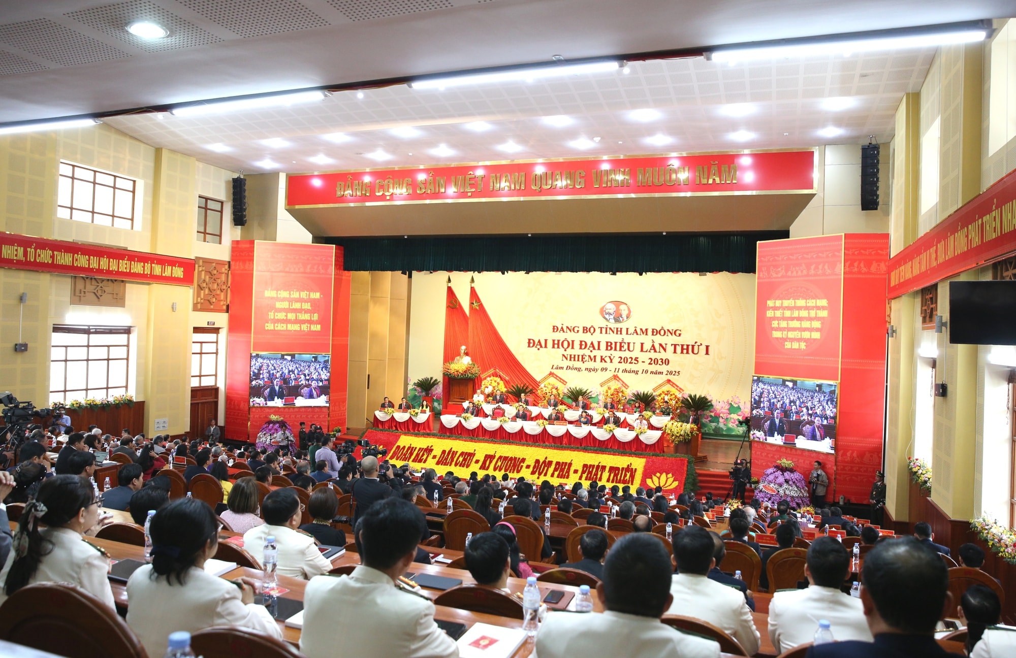 Đưa Lâm Đồng trở thành một cực tăng trưởng quan trọng của khu vực và cả nước- Ảnh 4.