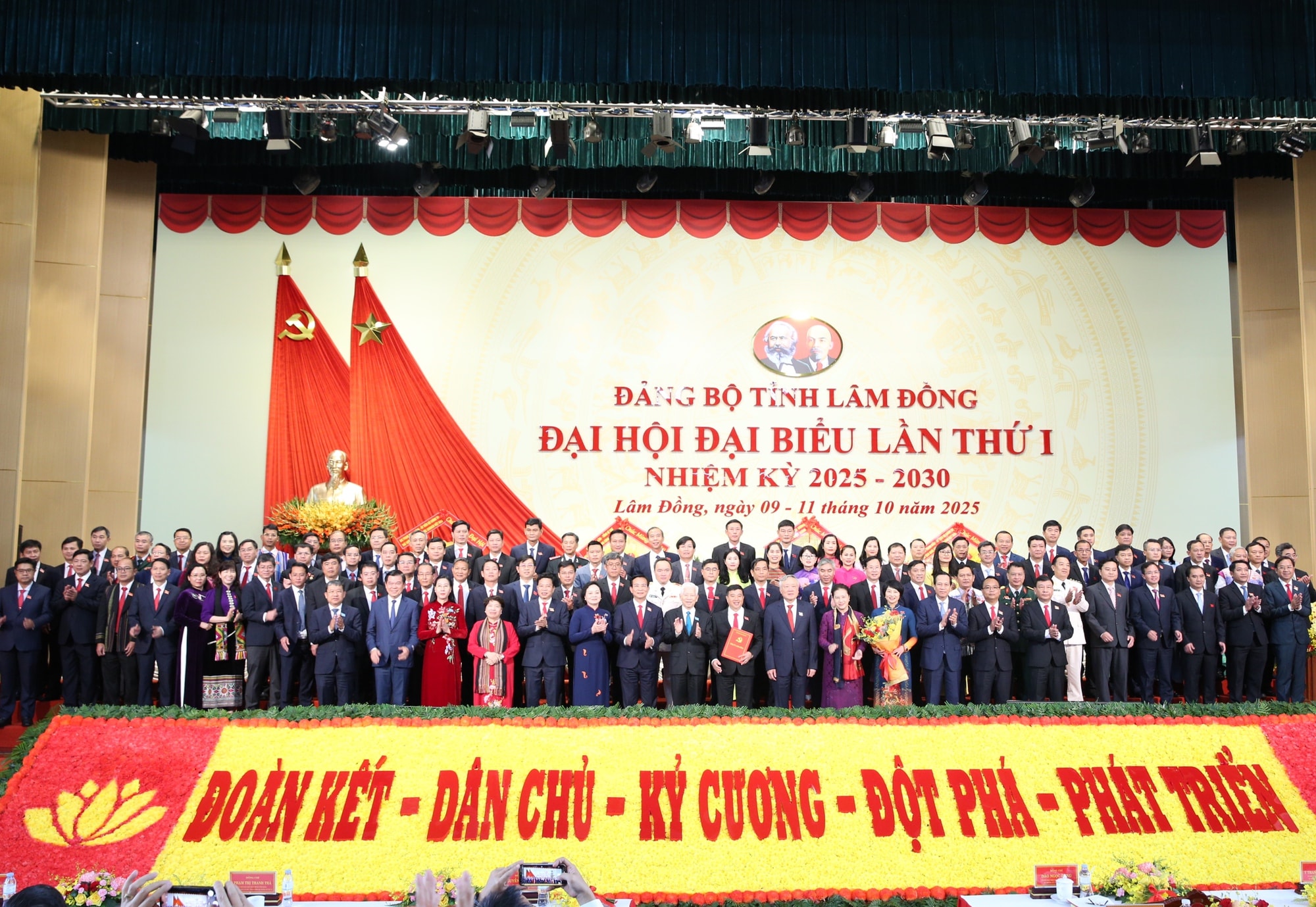 Đưa Lâm Đồng trở thành một cực tăng trưởng quan trọng của khu vực và cả nước- Ảnh 3.