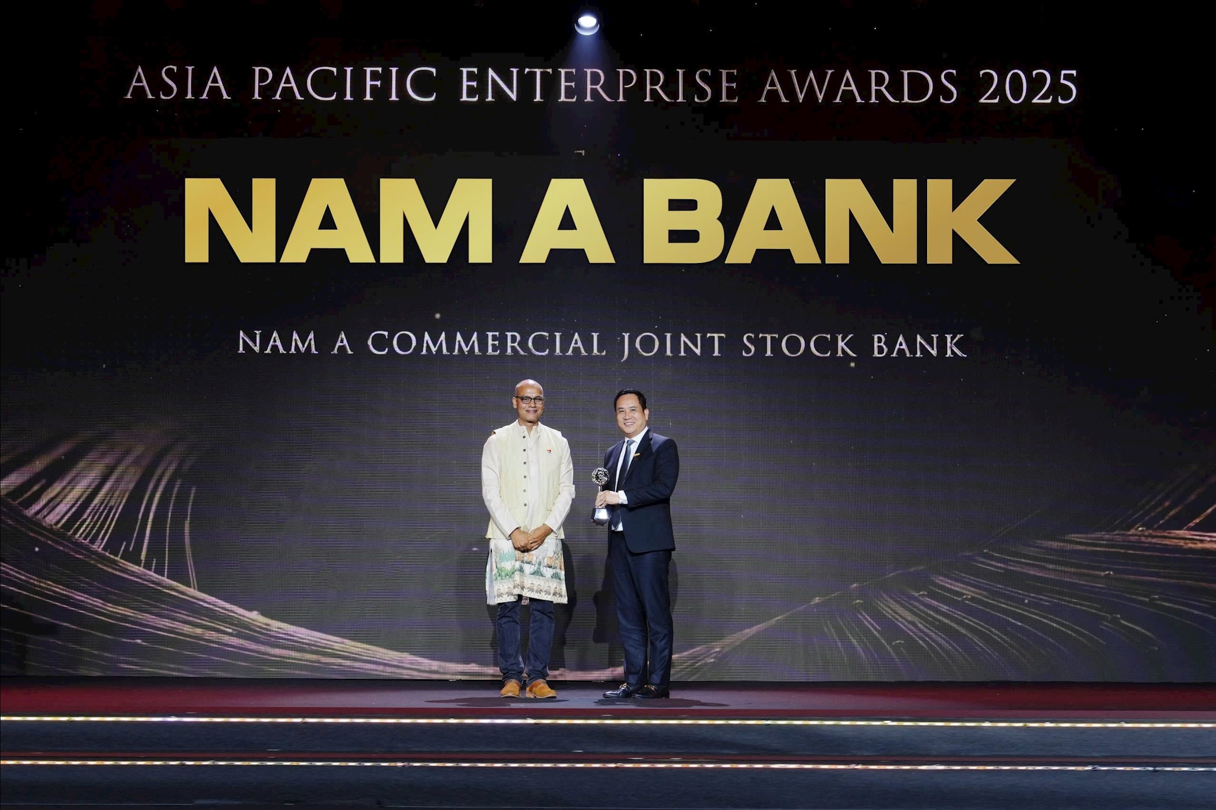 Hình 1 - Giải thưởng