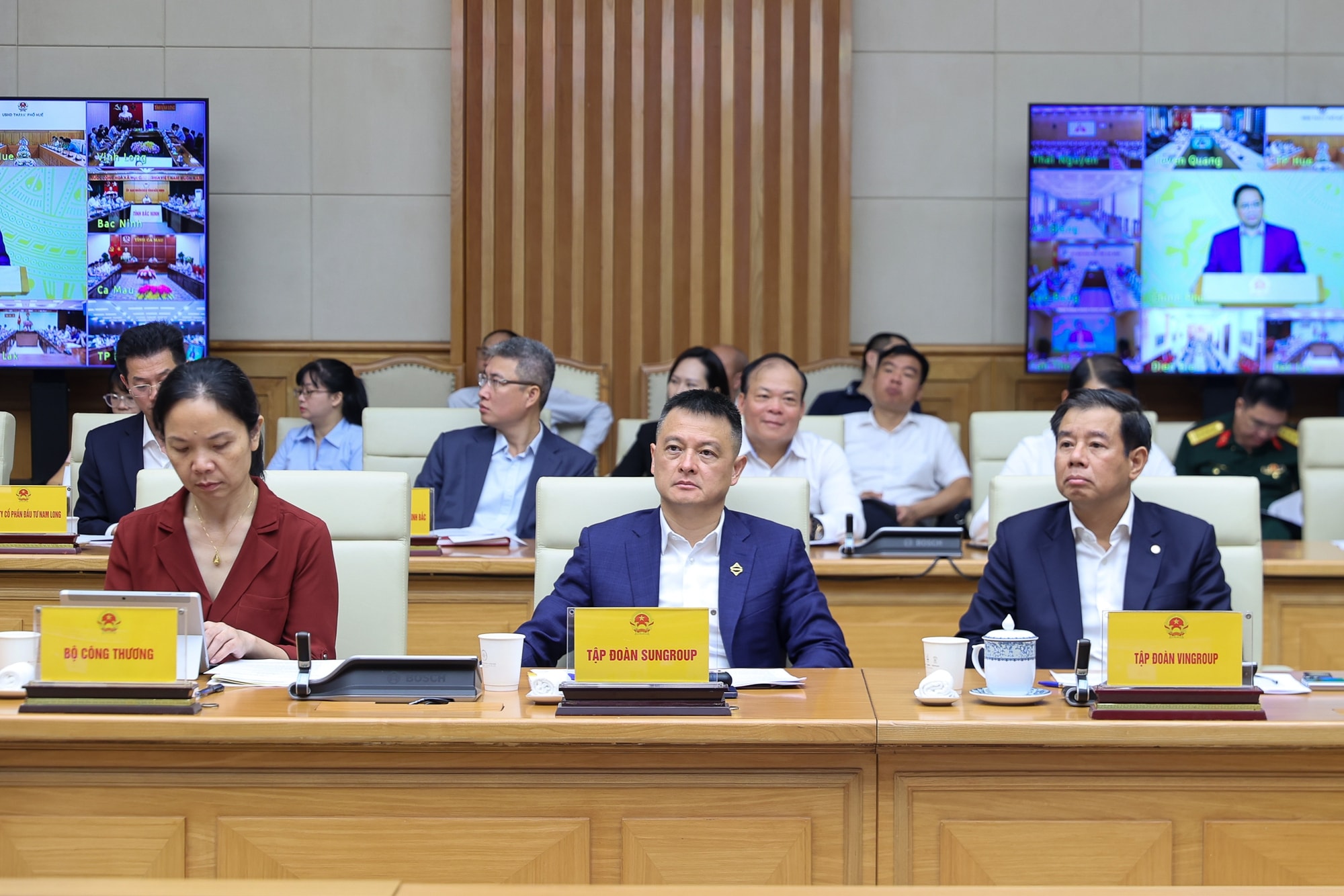 Thủ tướng: Đột phá phát triển nhà ở xã hội phù hợp từng địa phương, đầy đủ hạ tầng và cân đối cung-cầu- Ảnh 6.