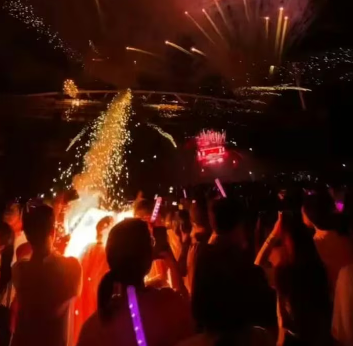 Ảnh màn hình 2025-10-12 lúc 15.21.06