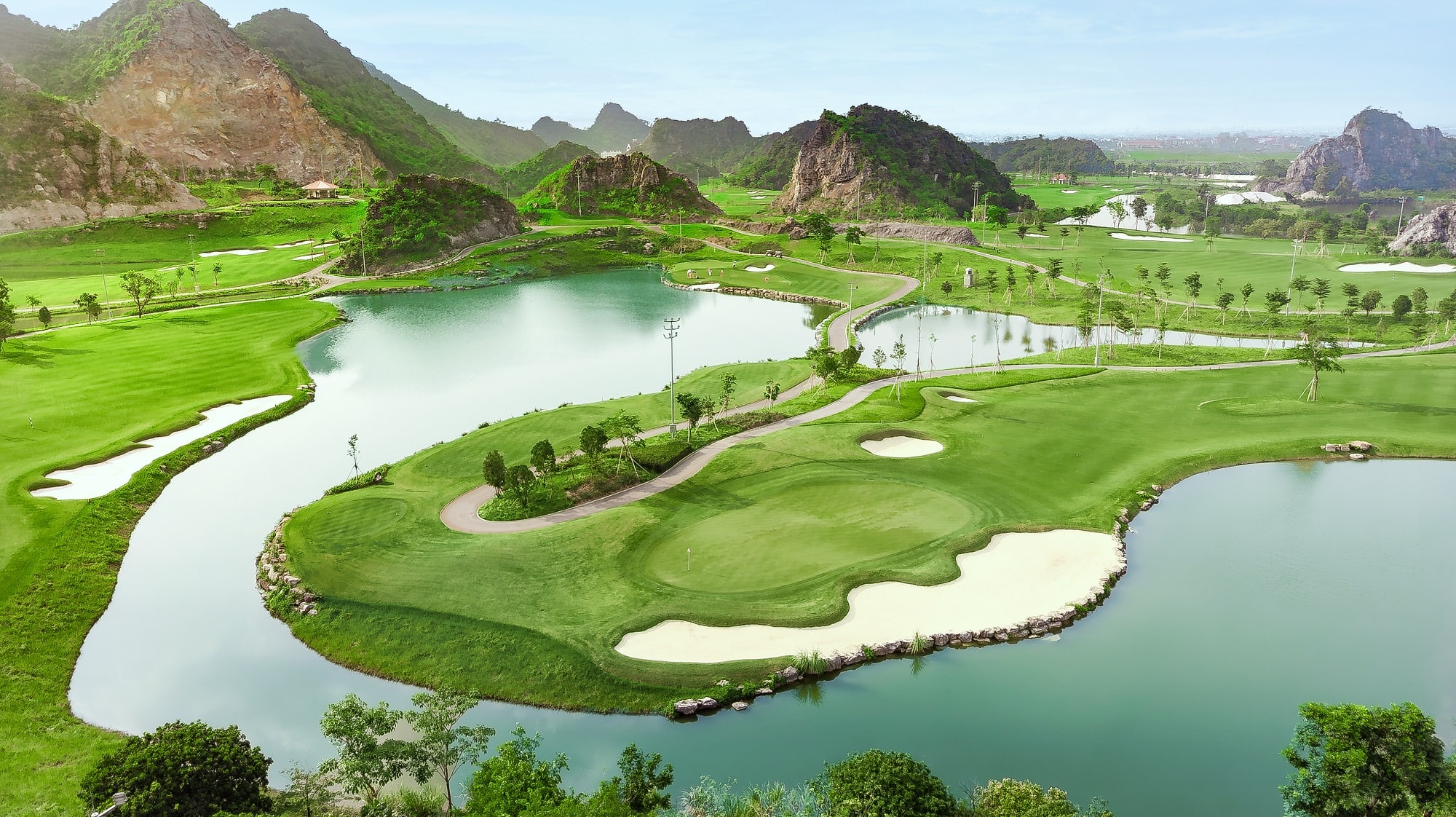 01. Sân golf Thiên Đường - Legend Valley Country Club