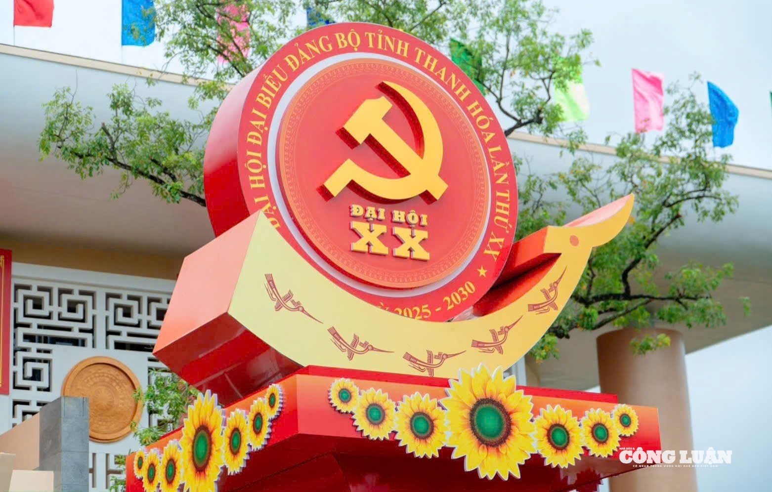 Pano chào mừng đại hội