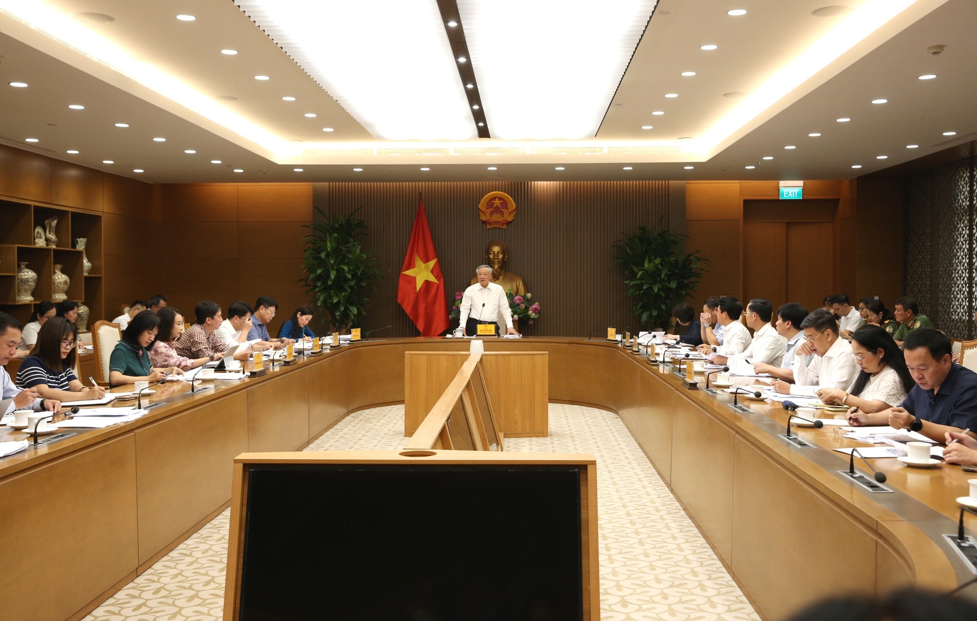 Xây dựng dự thảo các nghị định về Trung tâm tài chính quốc tế: Phải bảo đảm chất lượng tốt nhất- Ảnh 1.