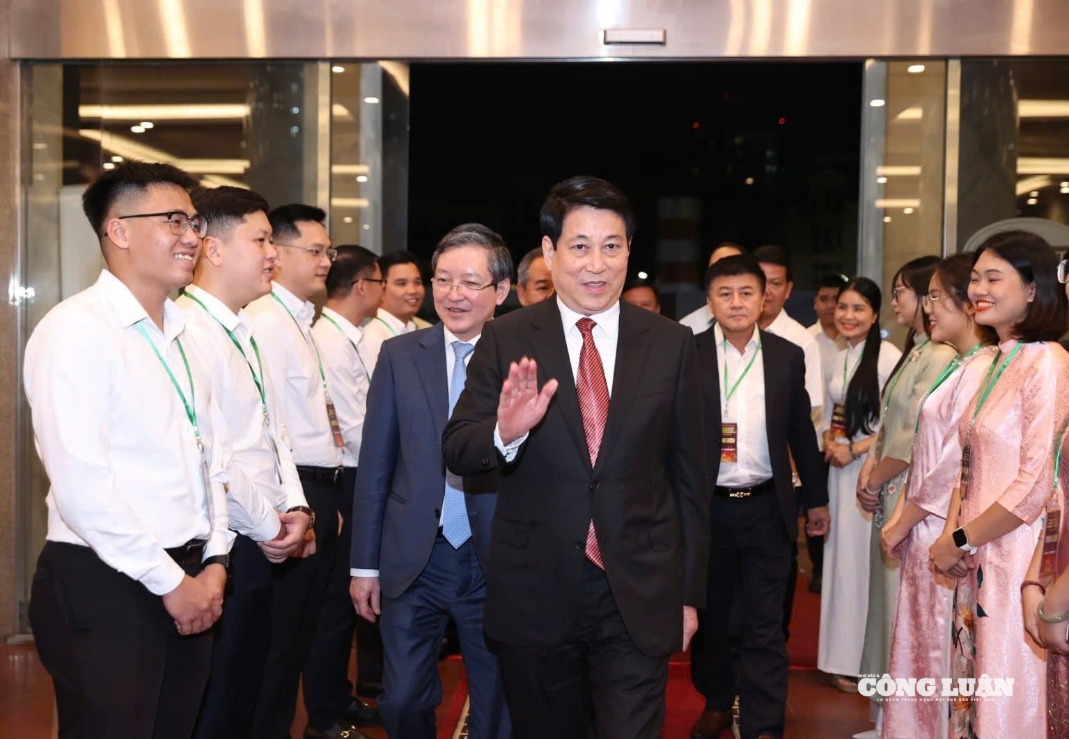 Hình ảnh: Tôn vinh 63 Nông dân Việt Nam xuất sắc và 32 Nhà khoa học của nhà nông năm 2025 số 1