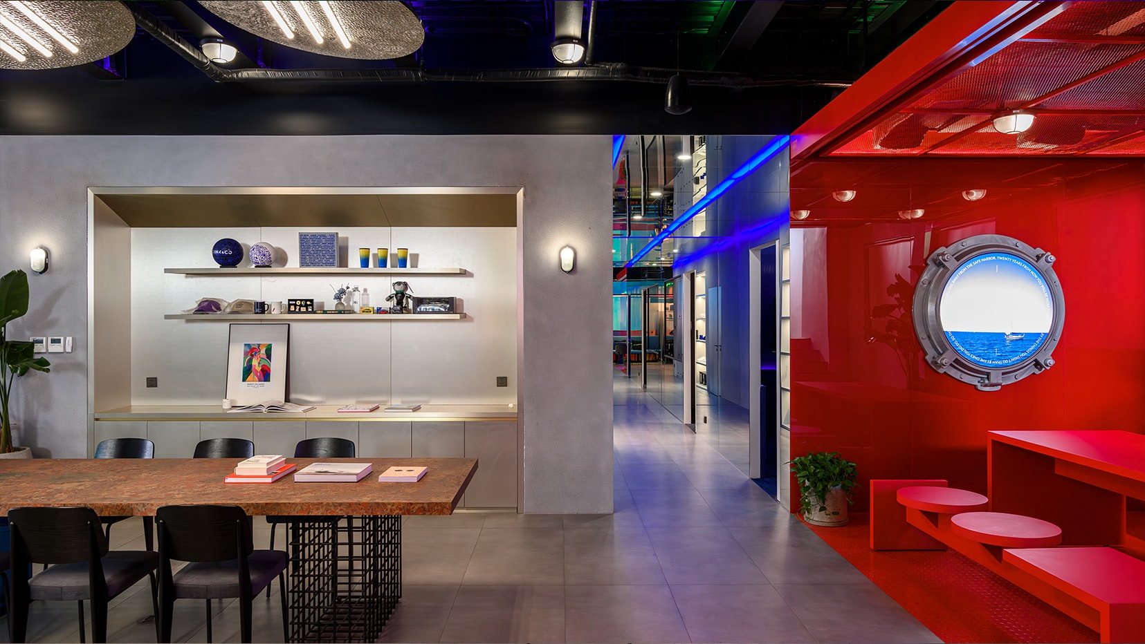 Góc làm việ tại Tasco Co-Club thuộc showrom Lynk & Co Tân Cảng.